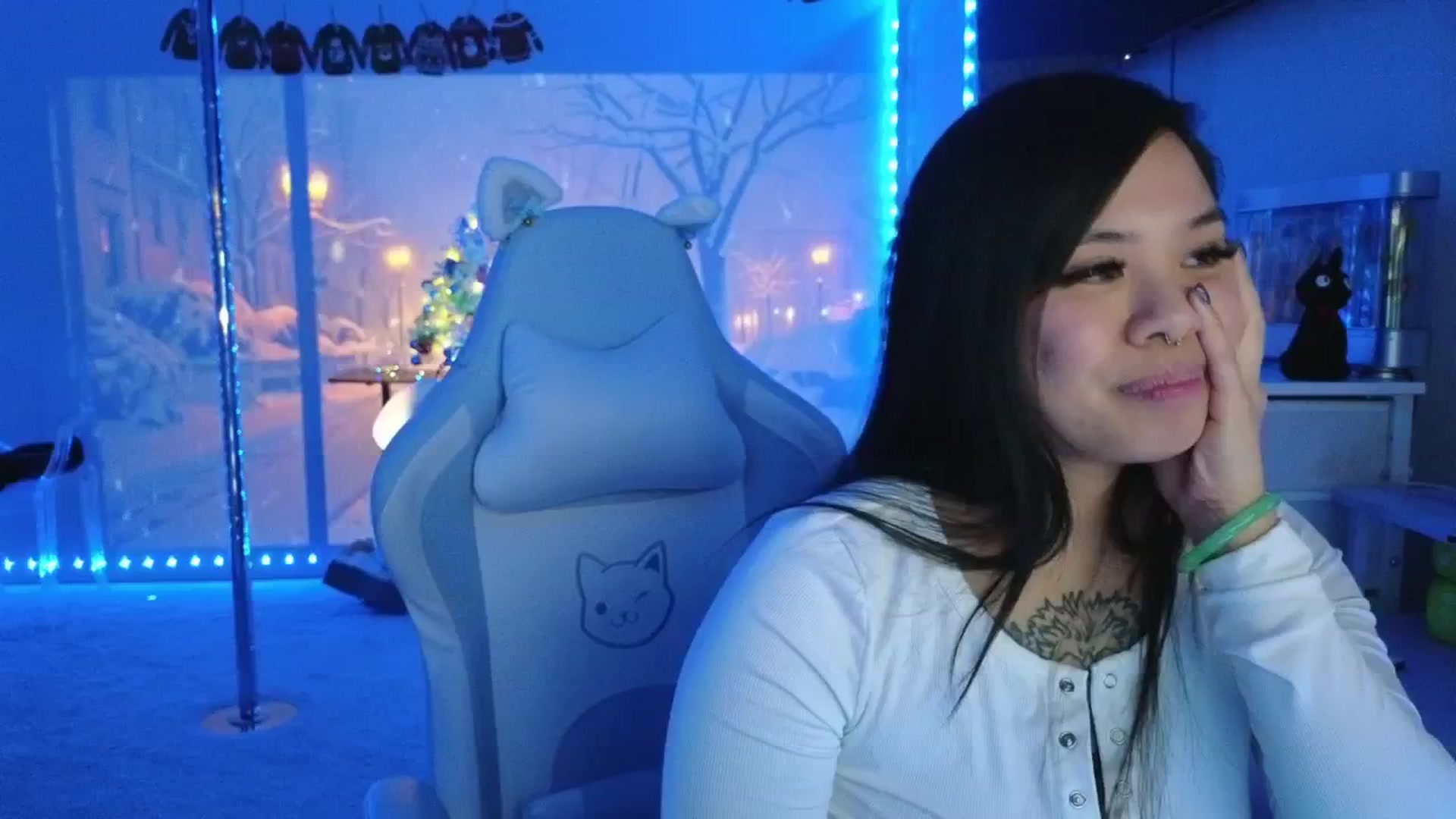 Gallery image thumbnail from dolllface's myfreecams stream on, 12/24/2025, 10:04 image 3 of 20