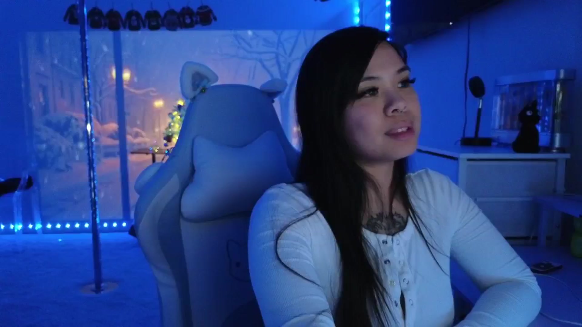 Gallery image thumbnail from dolllface's myfreecams stream on, 12/24/2025, 10:04 image 1 of 20