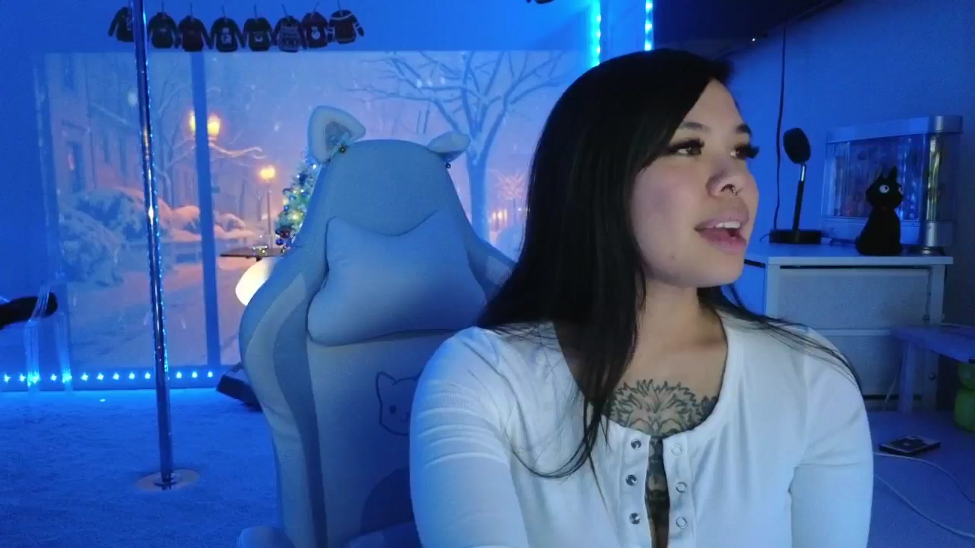 Gallery image thumbnail from dolllface's myfreecams stream on, 12/24/2025, 10:04 image 5 of 20