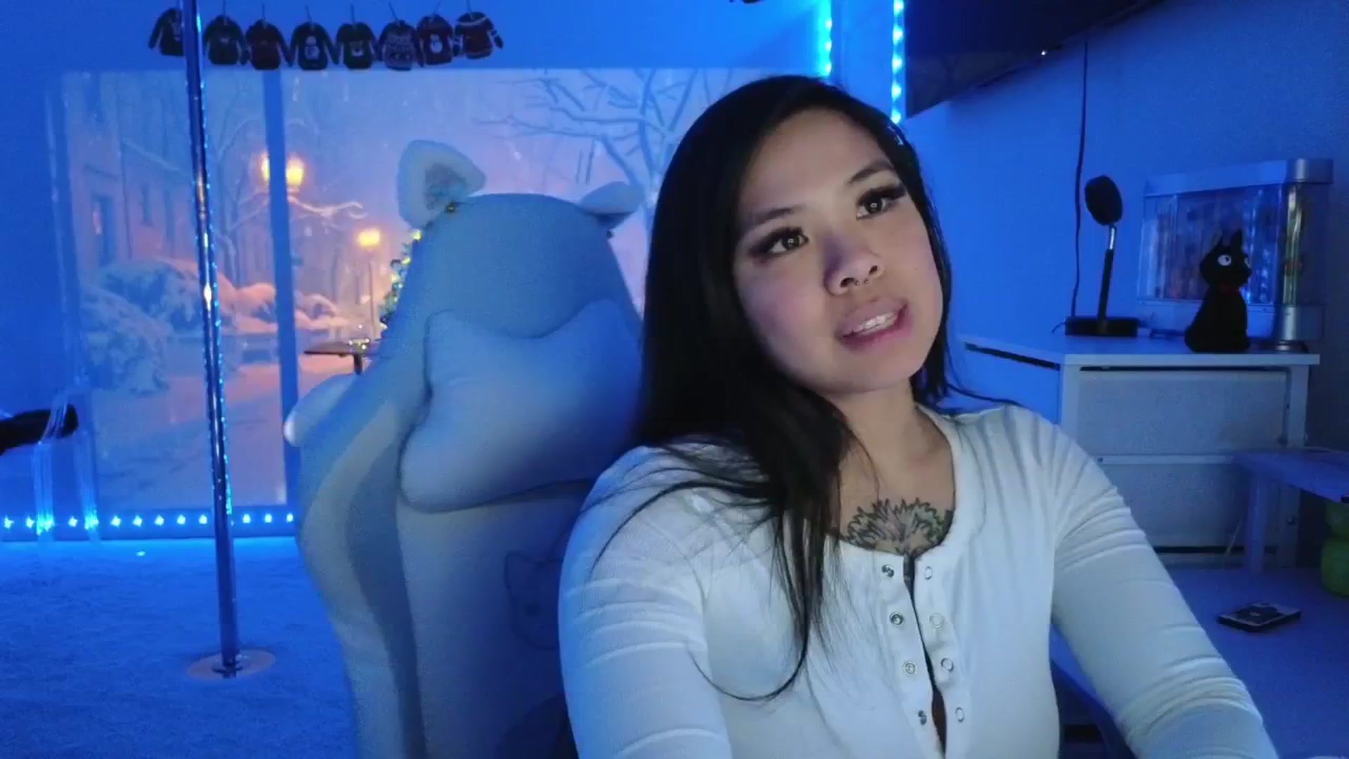 Gallery image thumbnail from dolllface's myfreecams stream on, 12/24/2025, 10:04 image 17 of 20