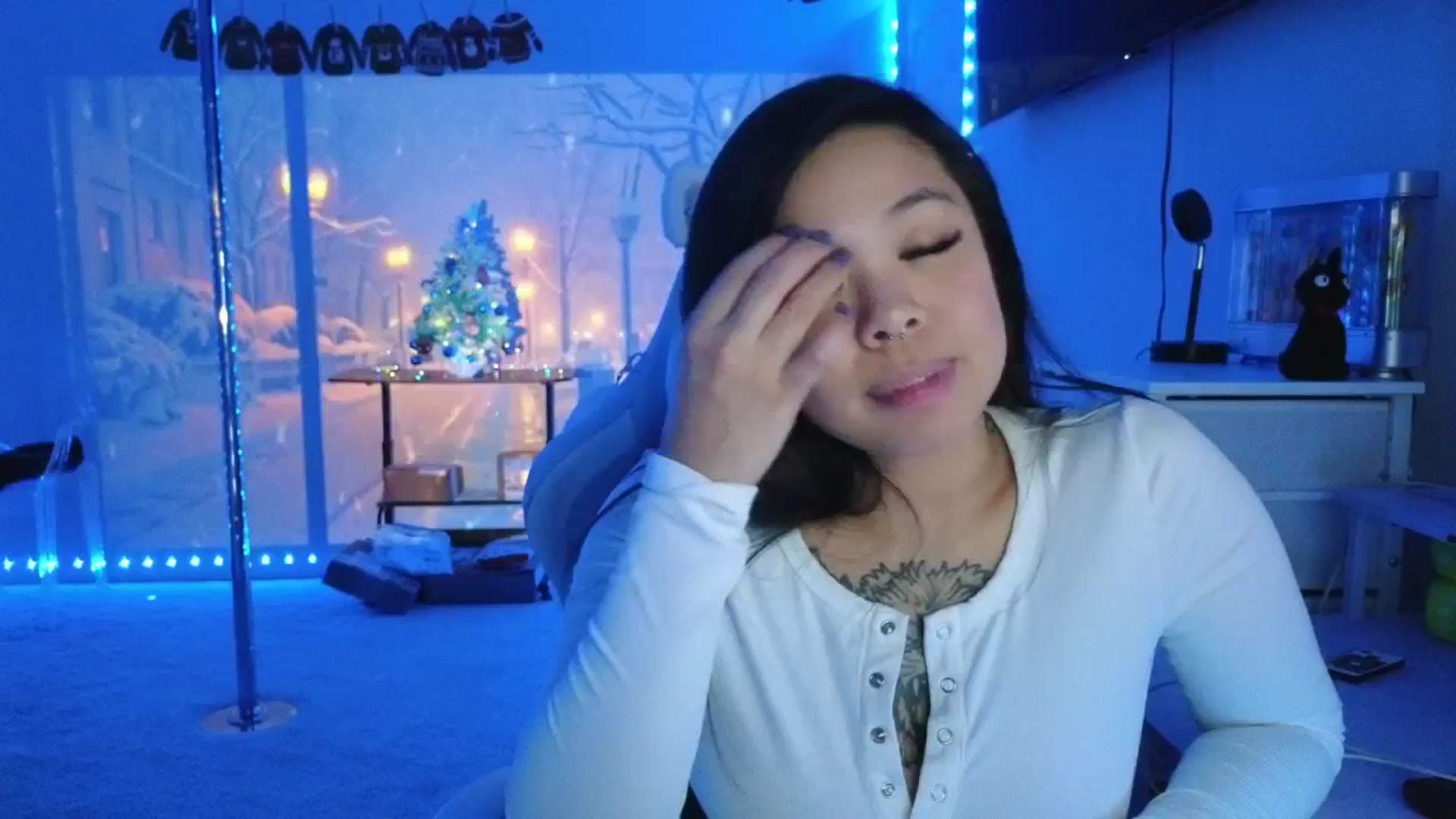 Gallery image thumbnail from dolllface's myfreecams stream on, 12/24/2025, 10:04 image 16 of 20