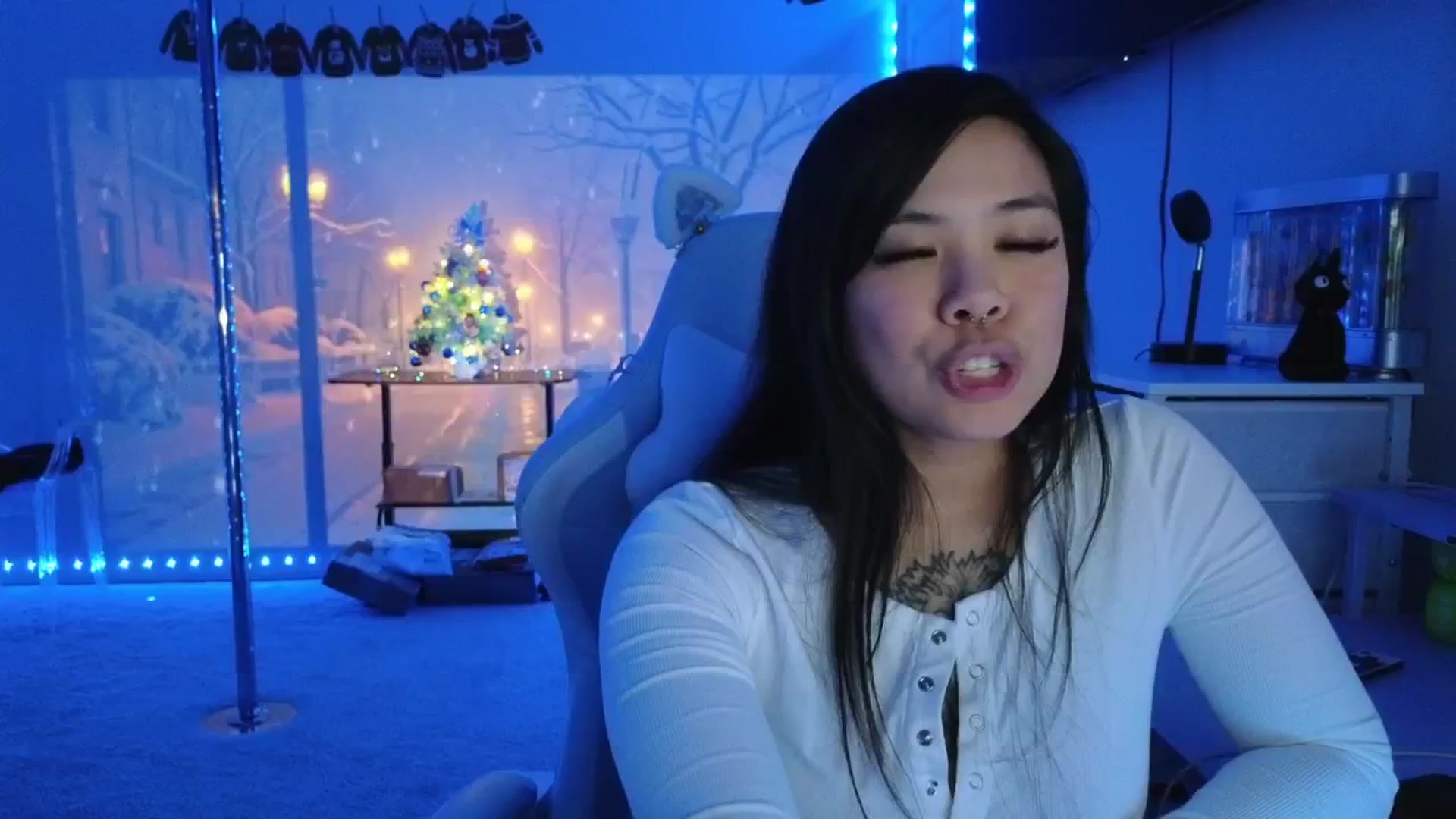 Gallery image thumbnail from dolllface's myfreecams stream on, 12/24/2025, 10:04 image 13 of 20