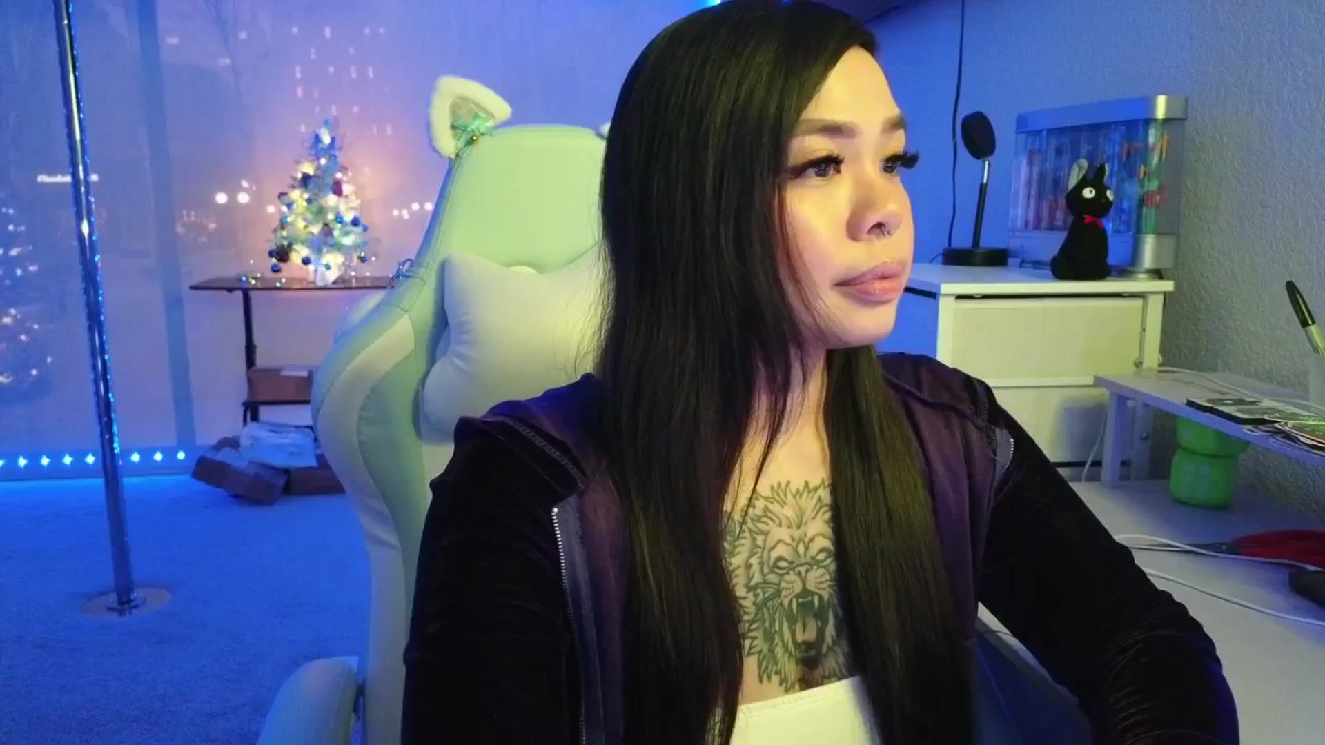 Gallery image thumbnail from dolllface's myfreecams stream on, 12/25/2025, 05:09 image 1 of 20