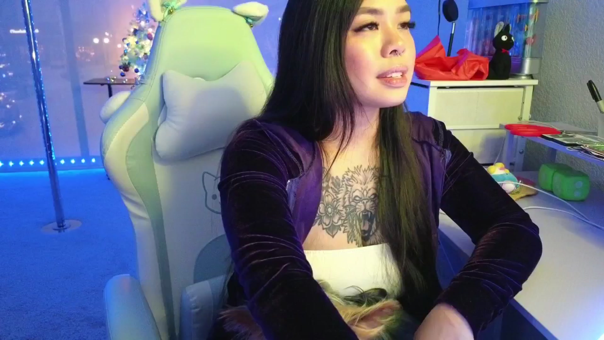 Gallery image thumbnail from dolllface's myfreecams stream on, 12/25/2025, 05:09 image 4 of 20