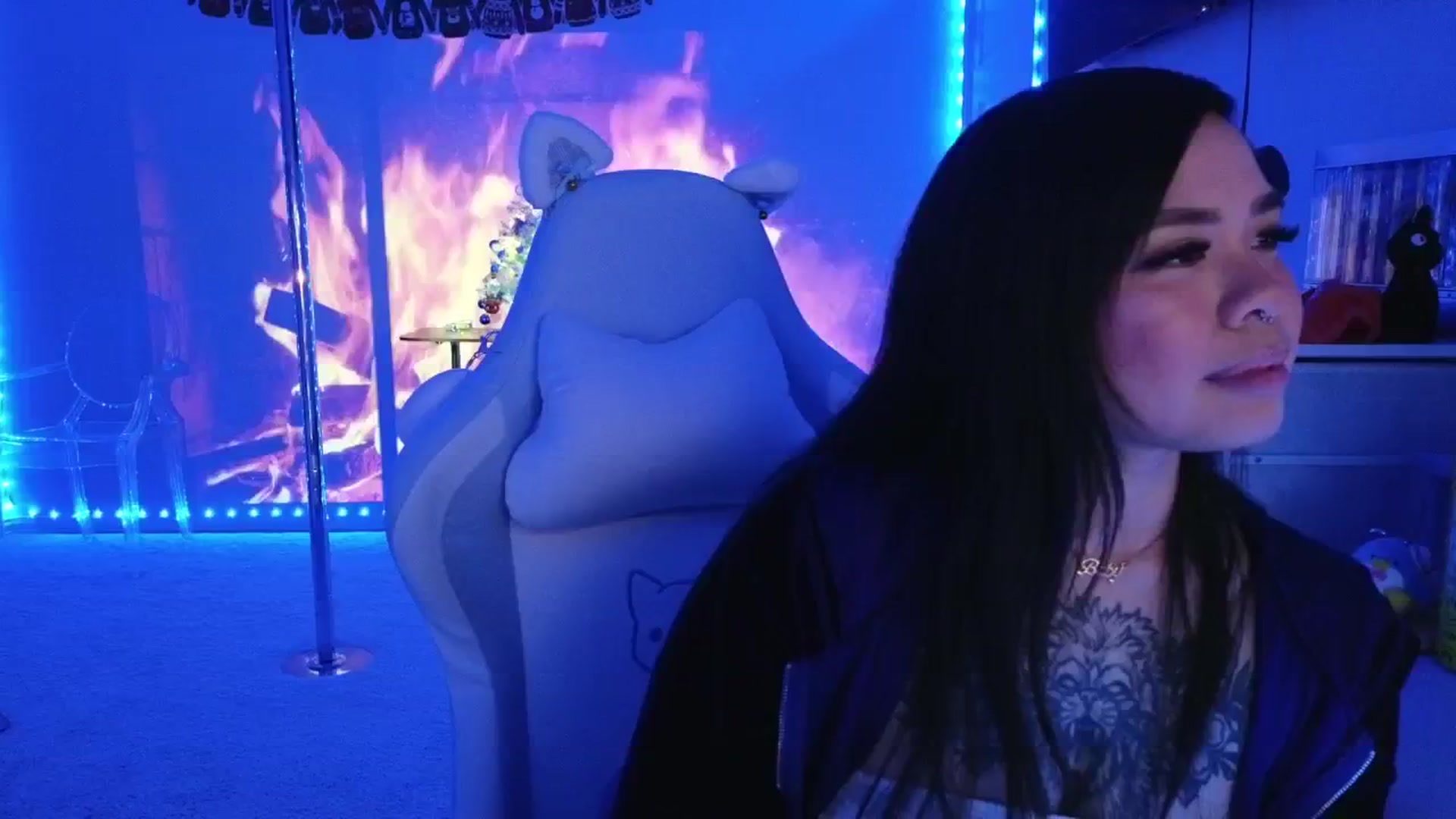 Gallery image thumbnail from dolllface's myfreecams stream on, 12/25/2025, 05:09 image 18 of 20