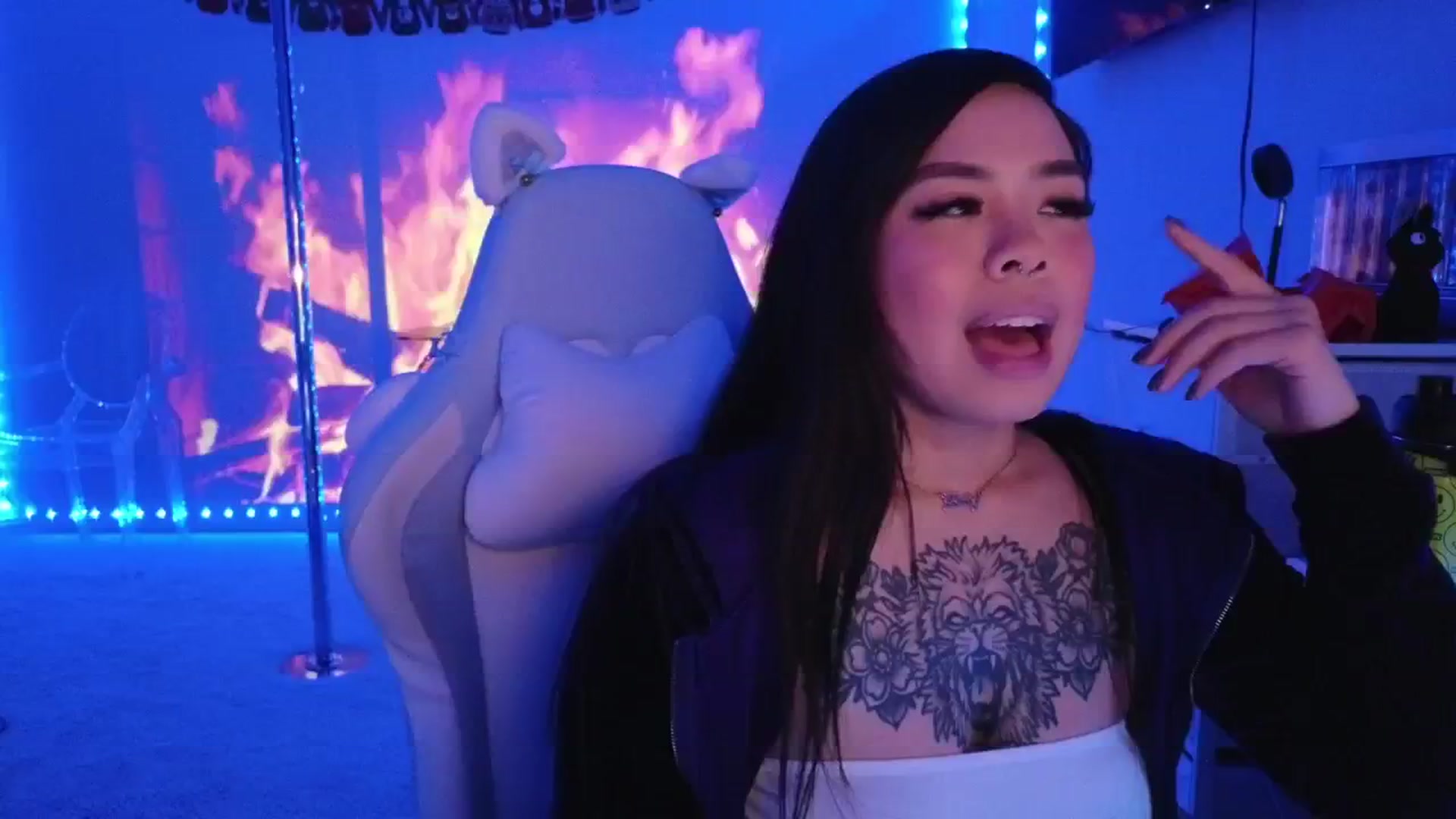 Gallery image thumbnail from dolllface's myfreecams stream on, 12/25/2025, 05:09 image 16 of 20