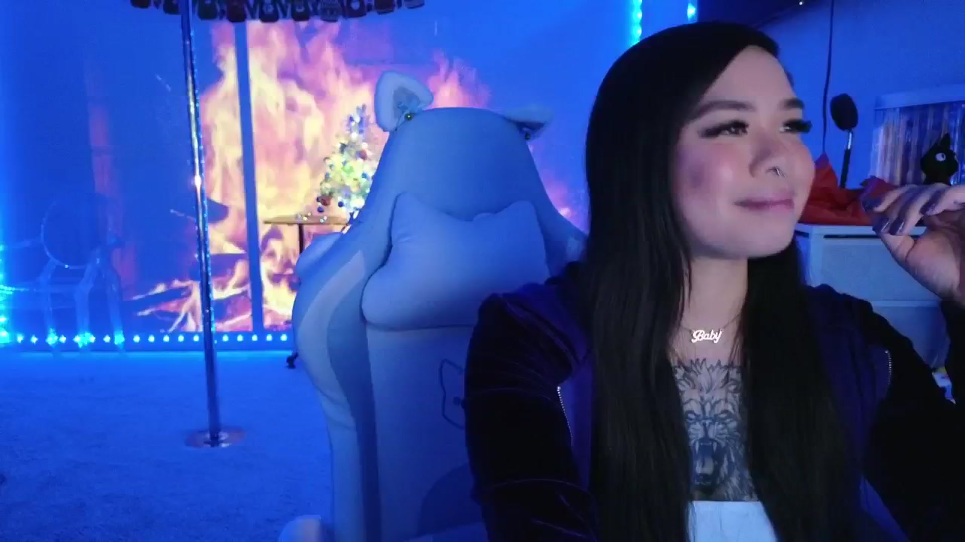 Gallery image thumbnail from dolllface's myfreecams stream on, 12/25/2025, 05:09 image 9 of 20