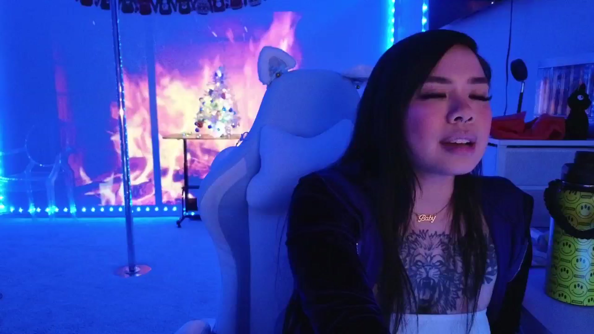 Gallery image thumbnail from dolllface's myfreecams stream on, 12/25/2025, 05:09 image 19 of 20