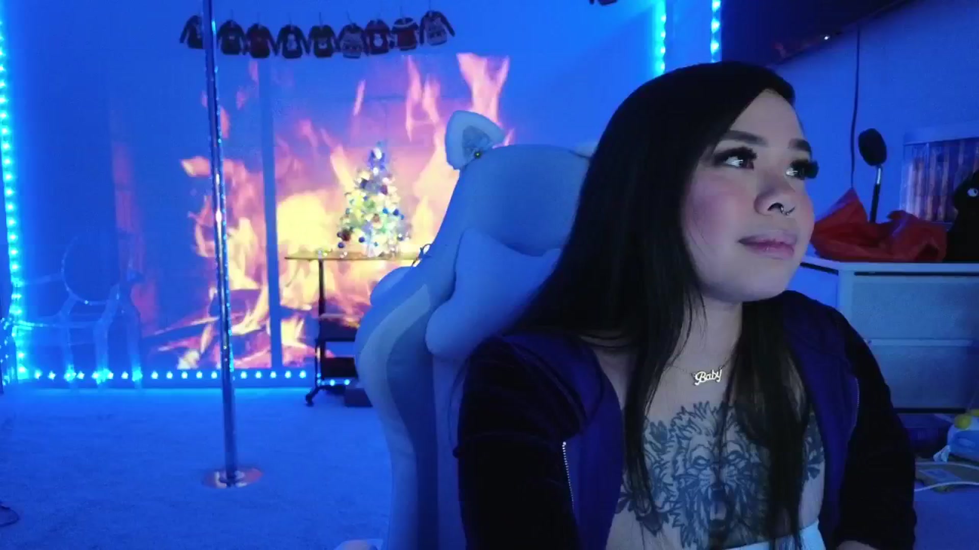 Gallery image thumbnail from dolllface's myfreecams stream on, 12/25/2025, 05:09 image 6 of 20