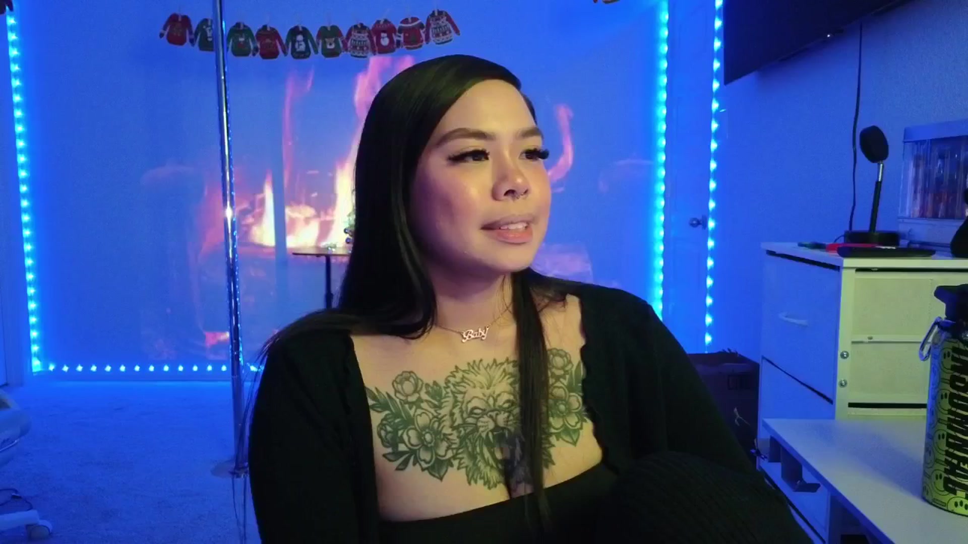 Gallery image thumbnail from dolllface's myfreecams stream on, 12/26/2025, 03:37 image 17 of 20