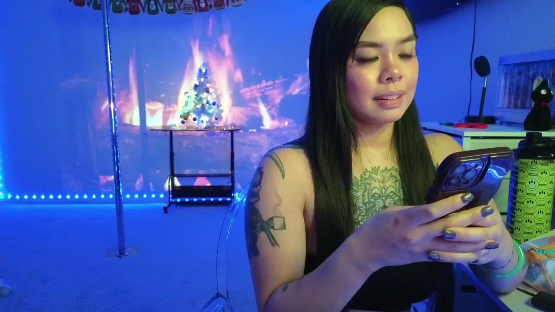 Gallery image thumbnail from dolllface's myfreecams stream on, 12/26/2025, 03:37 image 5 of 20