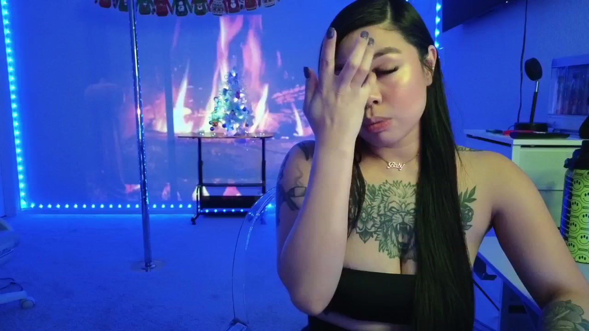 Gallery image thumbnail from dolllface's myfreecams stream on, 12/26/2025, 03:37 image 8 of 20