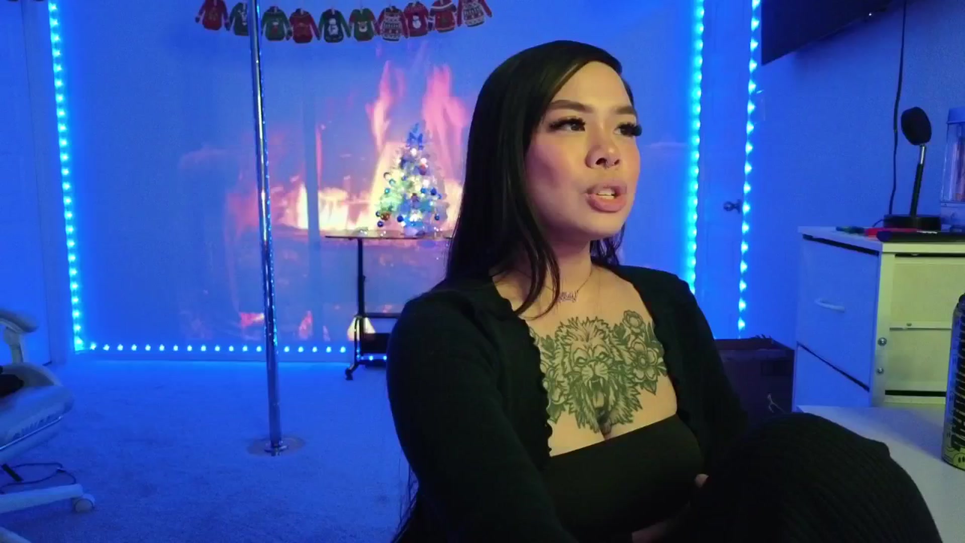Gallery image thumbnail from dolllface's myfreecams stream on, 12/26/2025, 03:37 image 20 of 20