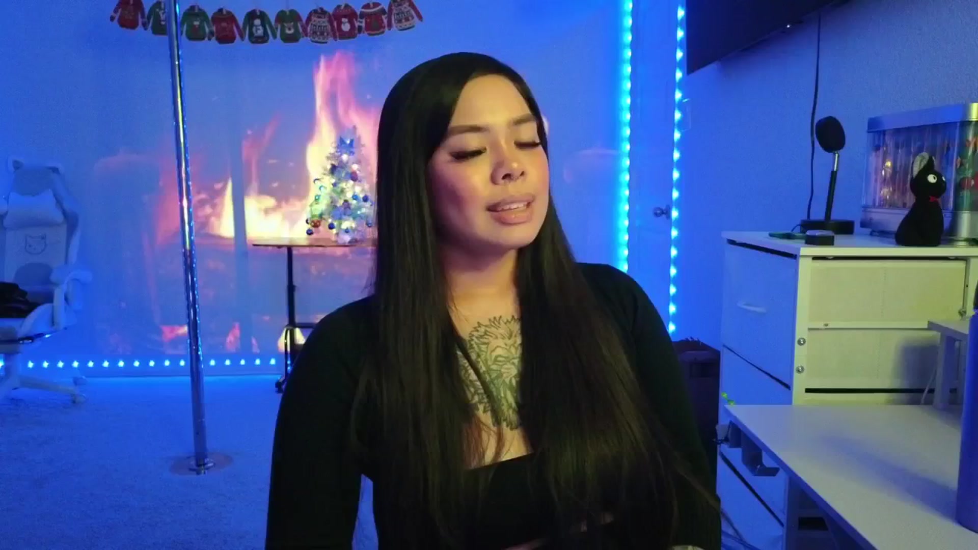 Gallery image thumbnail from dolllface's myfreecams stream on, 12/27/2025, 03:46 image 5 of 20
