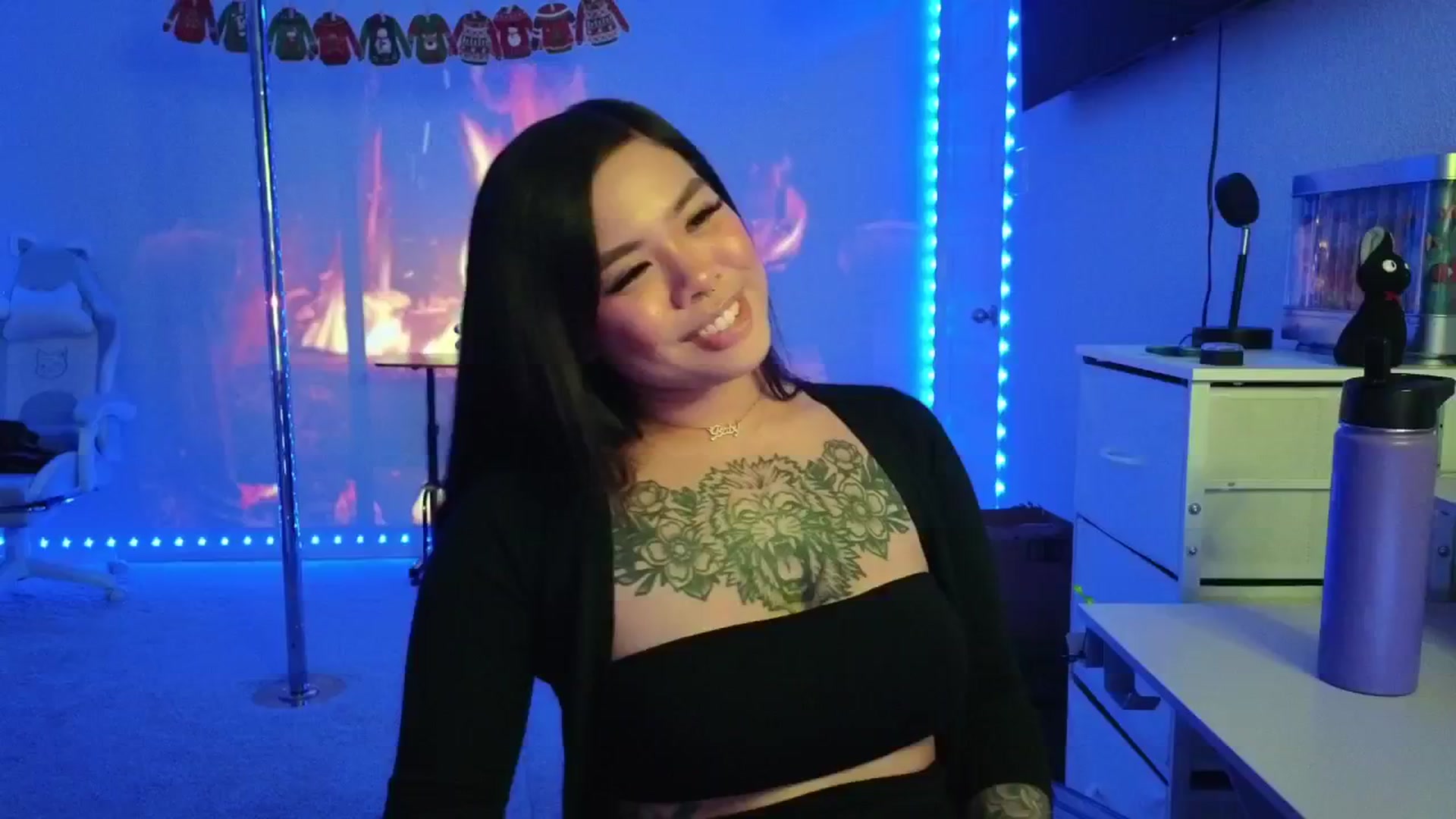 Gallery image thumbnail from dolllface's myfreecams stream on, 12/27/2025, 03:46 image 9 of 20