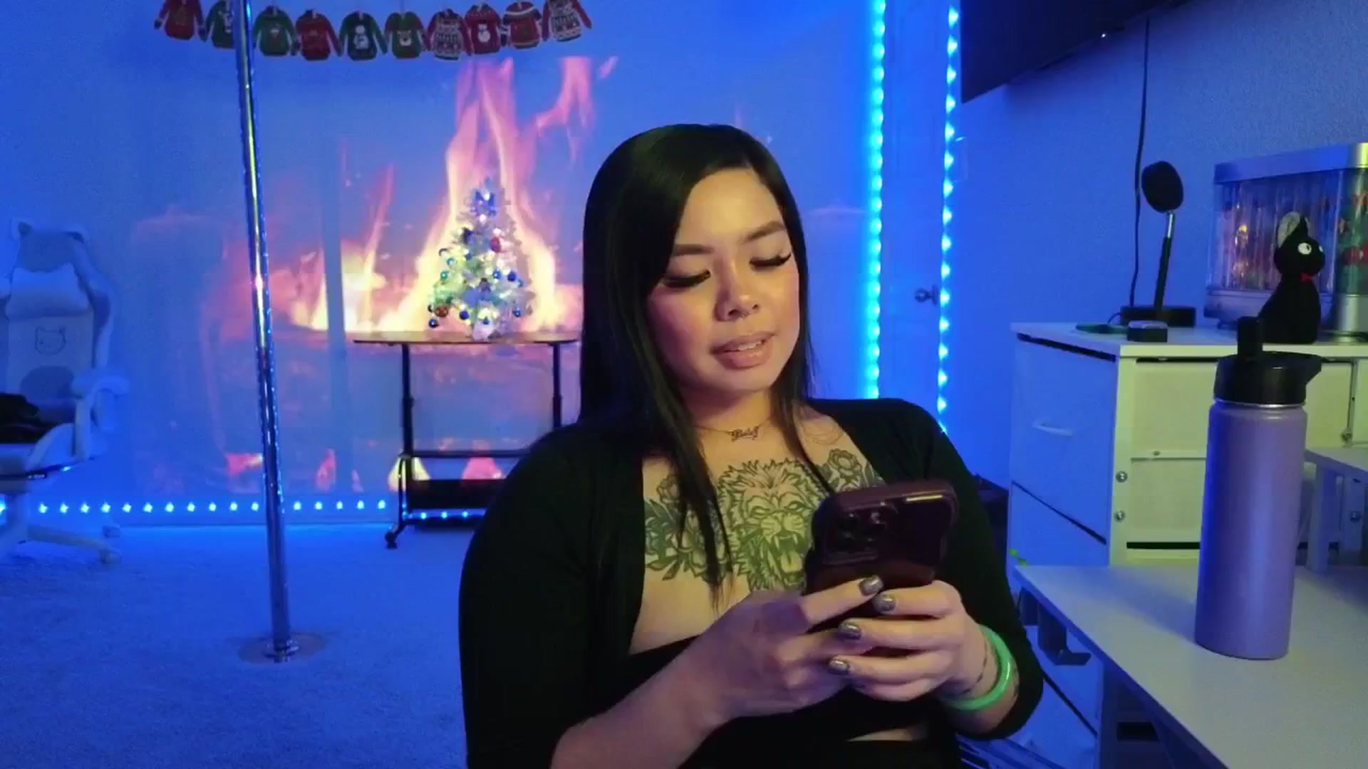 Gallery image thumbnail from dolllface's myfreecams stream on, 12/27/2025, 03:46 image 10 of 20