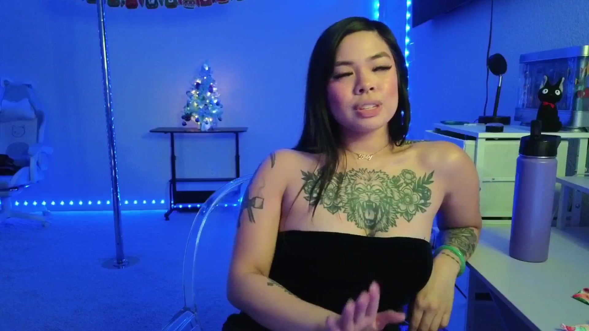 Gallery image thumbnail from dolllface's myfreecams stream on, 12/28/2025, 03:49 image 18 of 20
