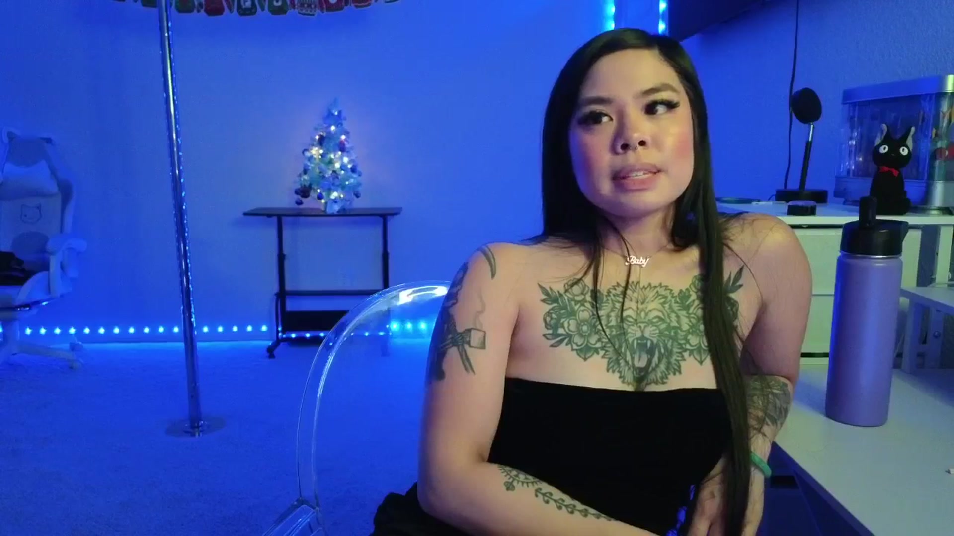Gallery image thumbnail from dolllface's myfreecams stream on, 12/28/2025, 03:49 image 15 of 20