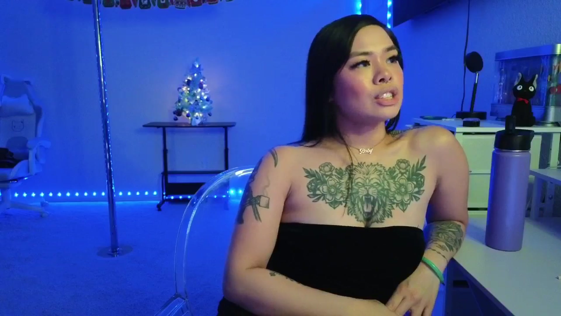 Gallery image thumbnail from dolllface's myfreecams stream on, 12/28/2025, 03:49 image 16 of 20