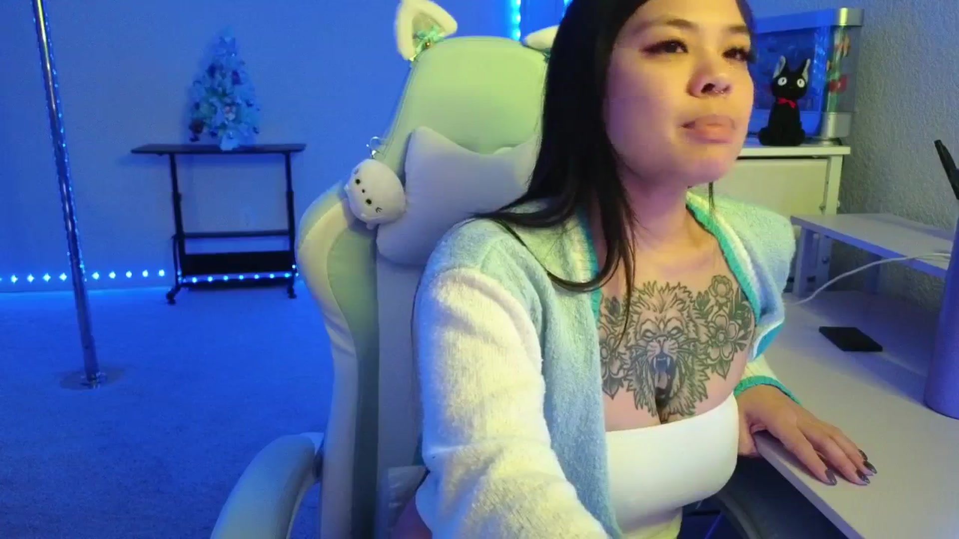 Gallery image thumbnail from dolllface's myfreecams stream on, 01/05/2026, 09:30 image 15 of 20