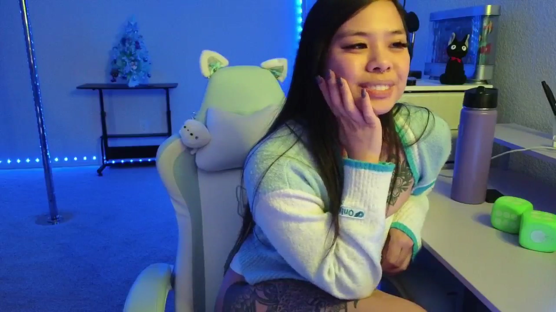 Gallery image thumbnail from dolllface's myfreecams stream on, 01/05/2026, 09:30 image 9 of 20