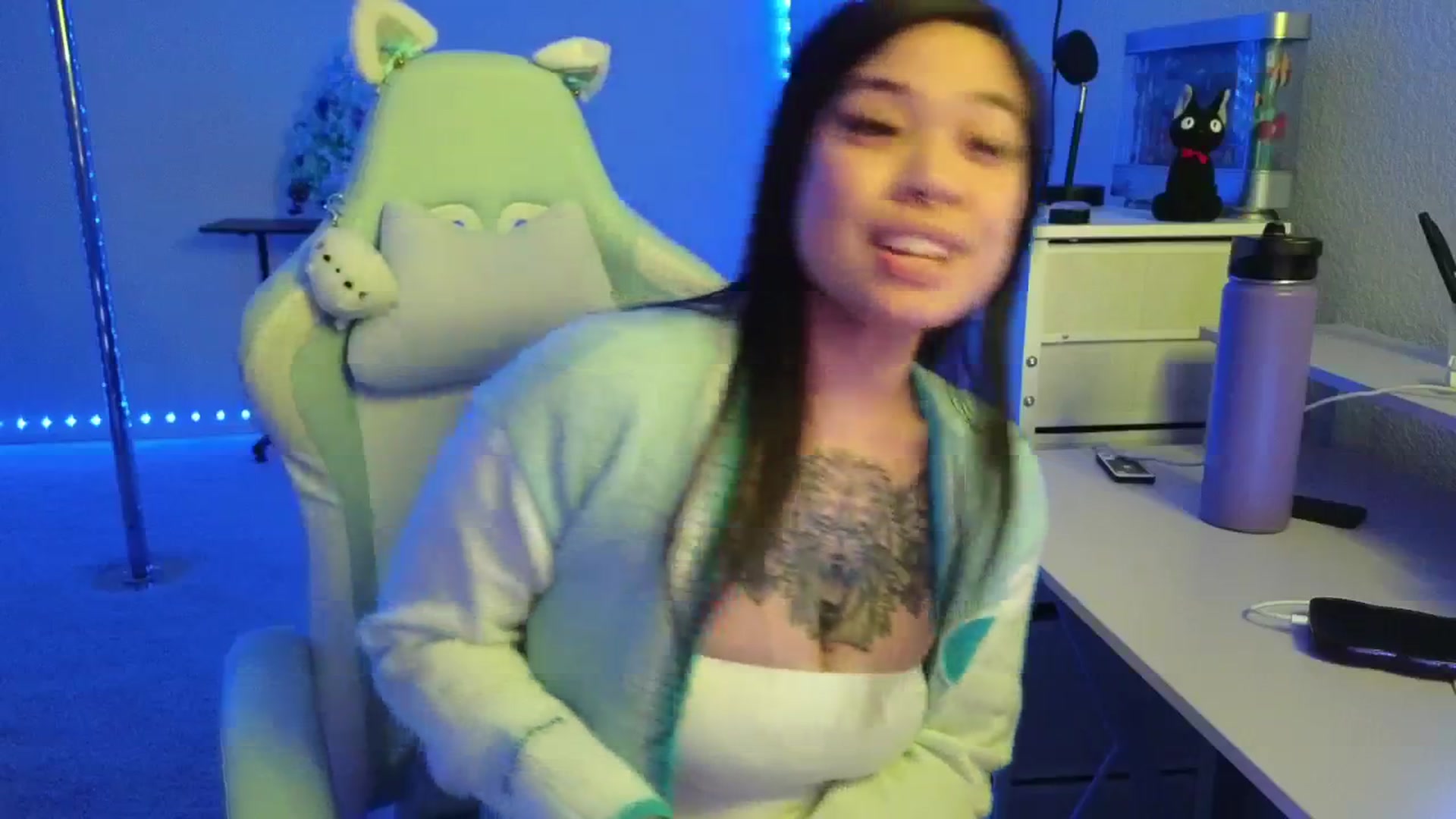 Gallery image thumbnail from dolllface's myfreecams stream on, 01/05/2026, 09:44 image 14 of 20