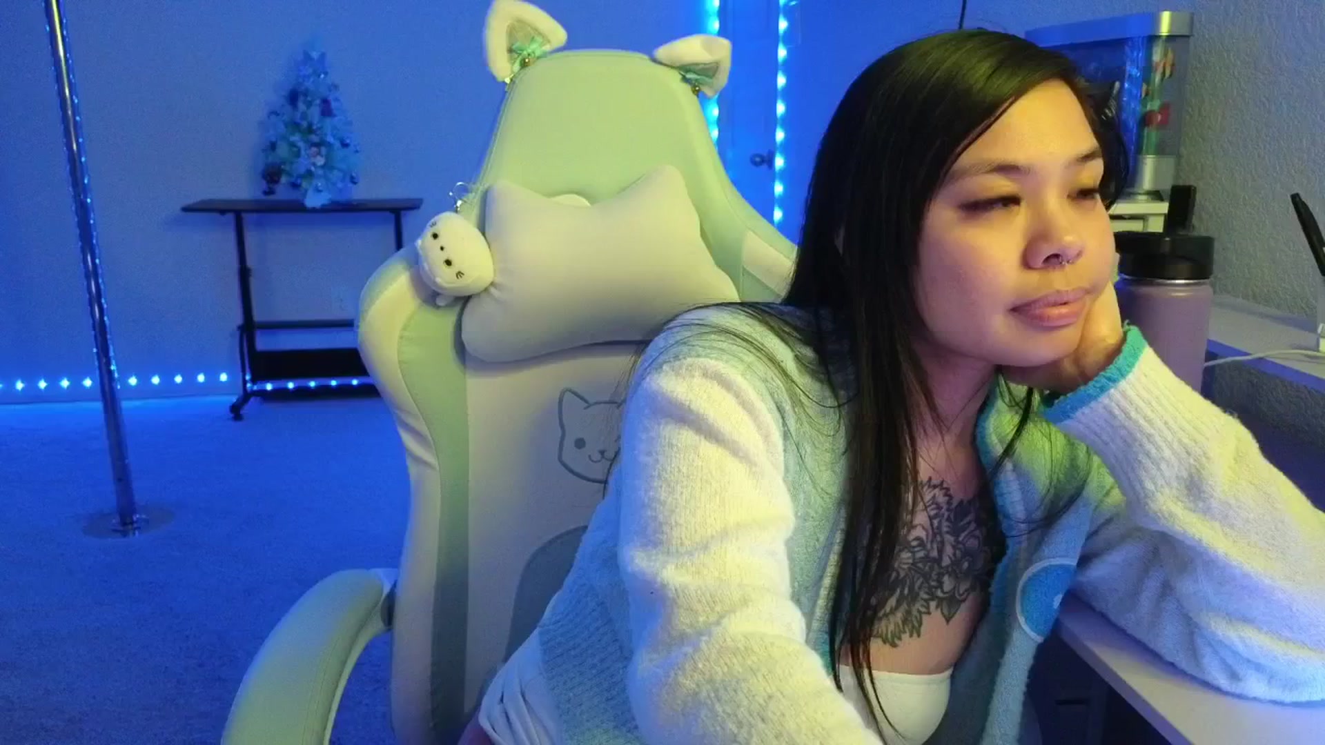 Gallery image thumbnail from dolllface's myfreecams stream on, 01/05/2026, 09:44 image 1 of 20