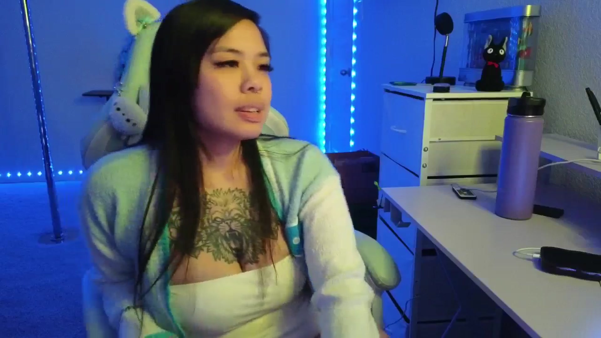 Gallery image thumbnail from dolllface's myfreecams stream on, 01/05/2026, 09:44 image 15 of 20