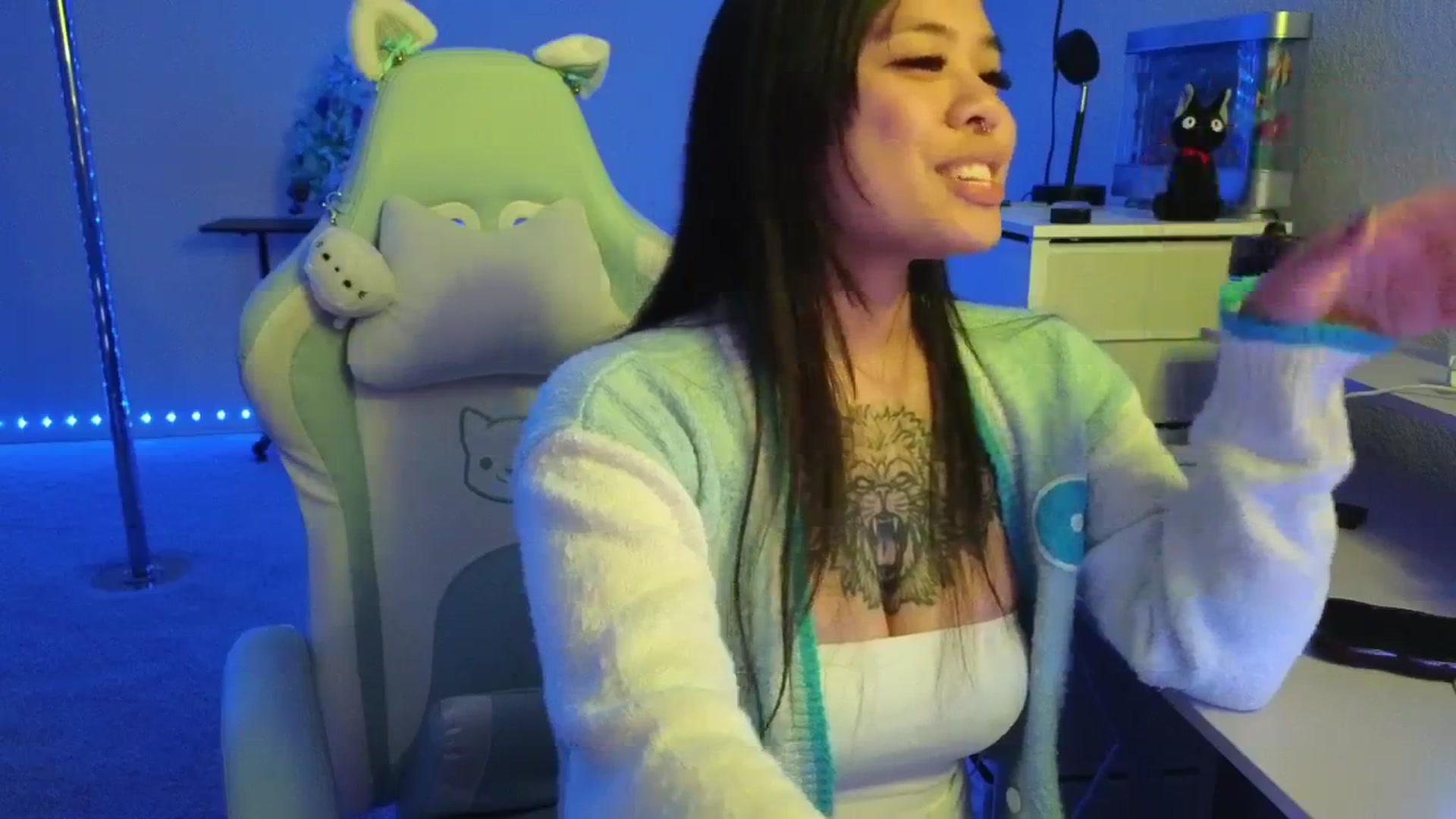 Gallery image thumbnail from dolllface's myfreecams stream on, 01/05/2026, 09:44 image 17 of 20