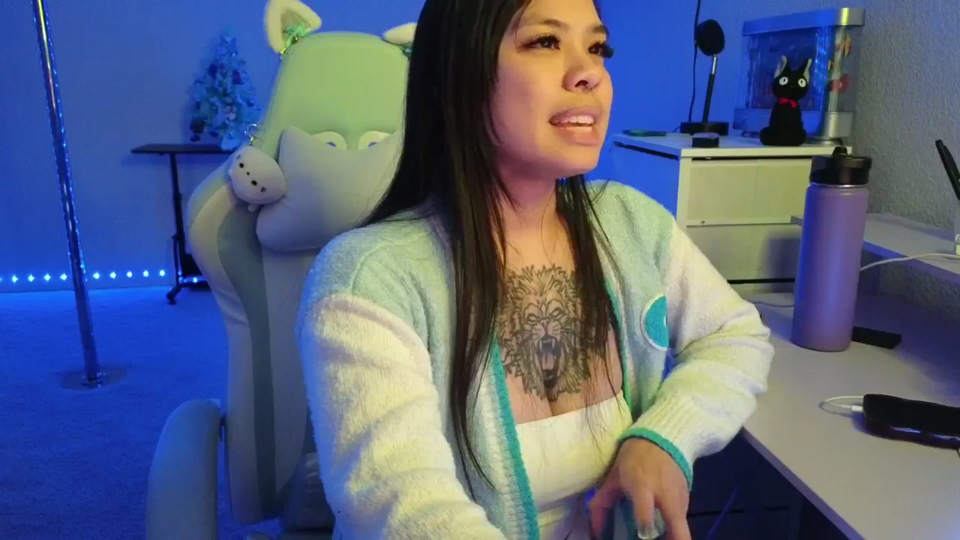 Gallery image thumbnail from dolllface's myfreecams stream on, 01/05/2026, 09:44 image 13 of 20