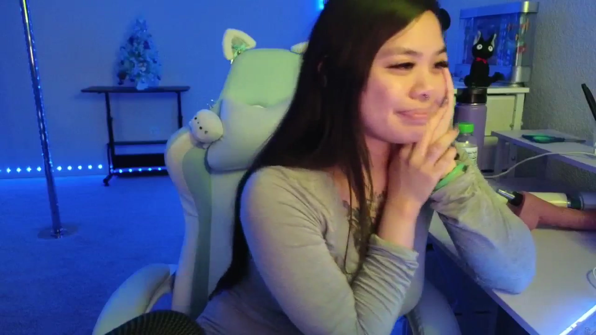 Gallery image thumbnail from dolllface's myfreecams stream on, 01/06/2026, 08:59 image 20 of 20