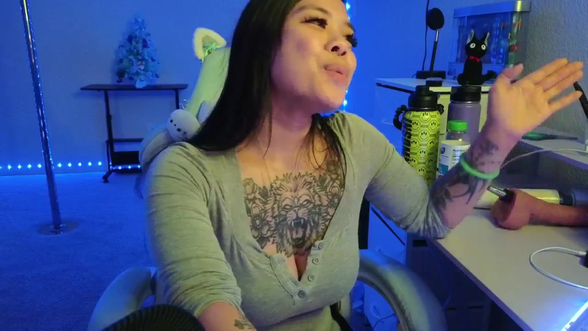 Gallery image thumbnail from dolllface's myfreecams stream on, 01/06/2026, 08:59 image 15 of 20