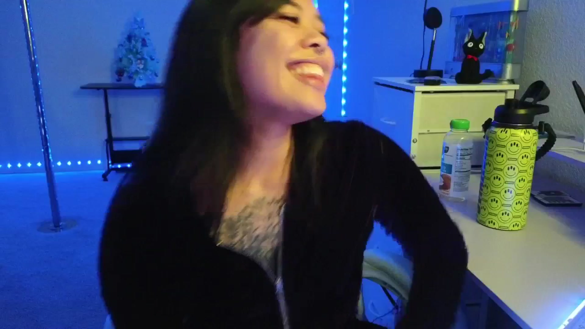 Gallery image thumbnail from dolllface's myfreecams stream on, 01/07/2026, 08:35 image 19 of 20