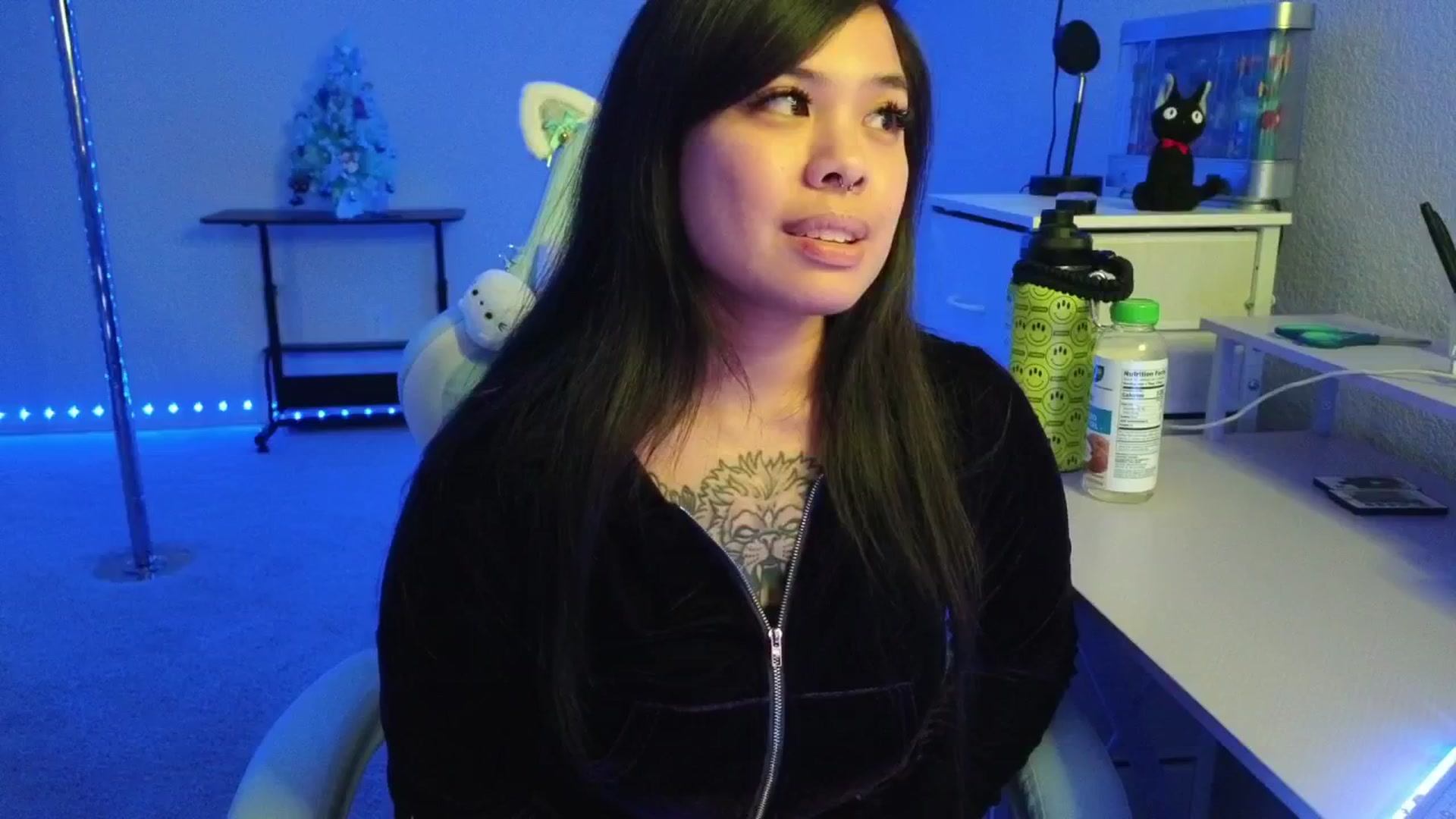 Gallery image thumbnail from dolllface's myfreecams stream on, 01/07/2026, 08:35 image 4 of 20