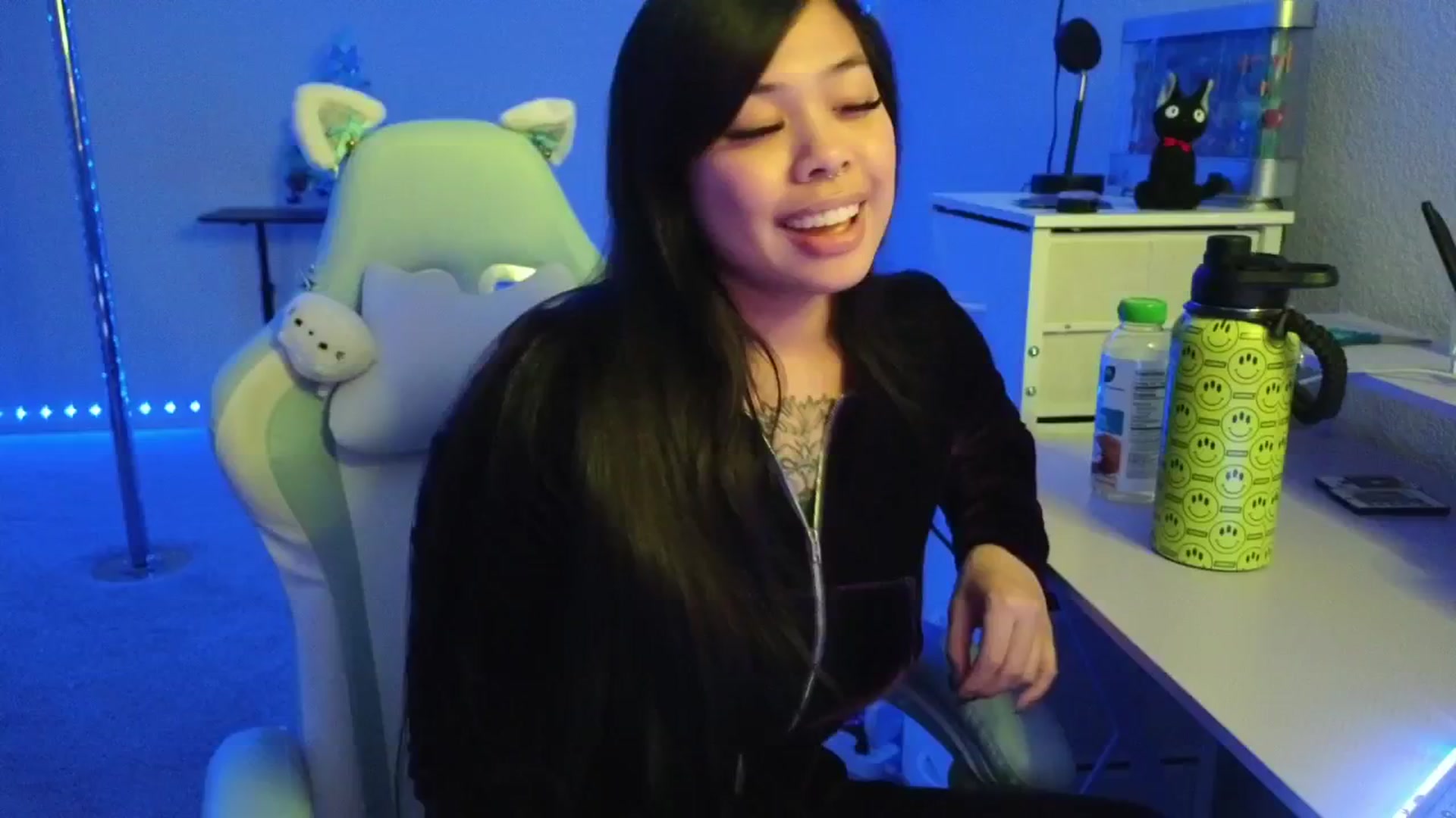 Gallery image thumbnail from dolllface's myfreecams stream on, 01/07/2026, 08:35 image 15 of 20