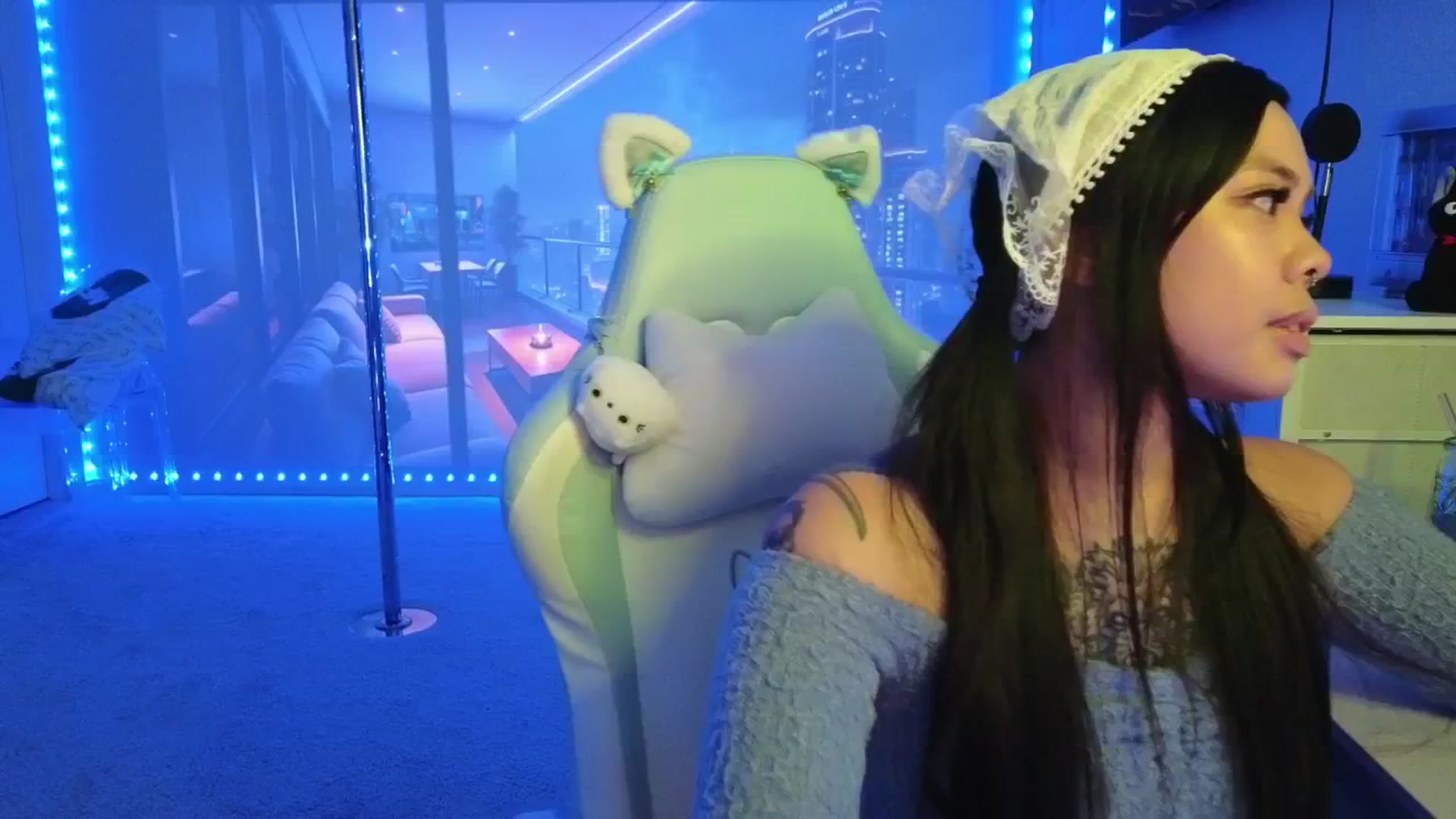 Gallery image thumbnail from dolllface's myfreecams stream on, 01/10/2026, 10:05 image 1 of 20