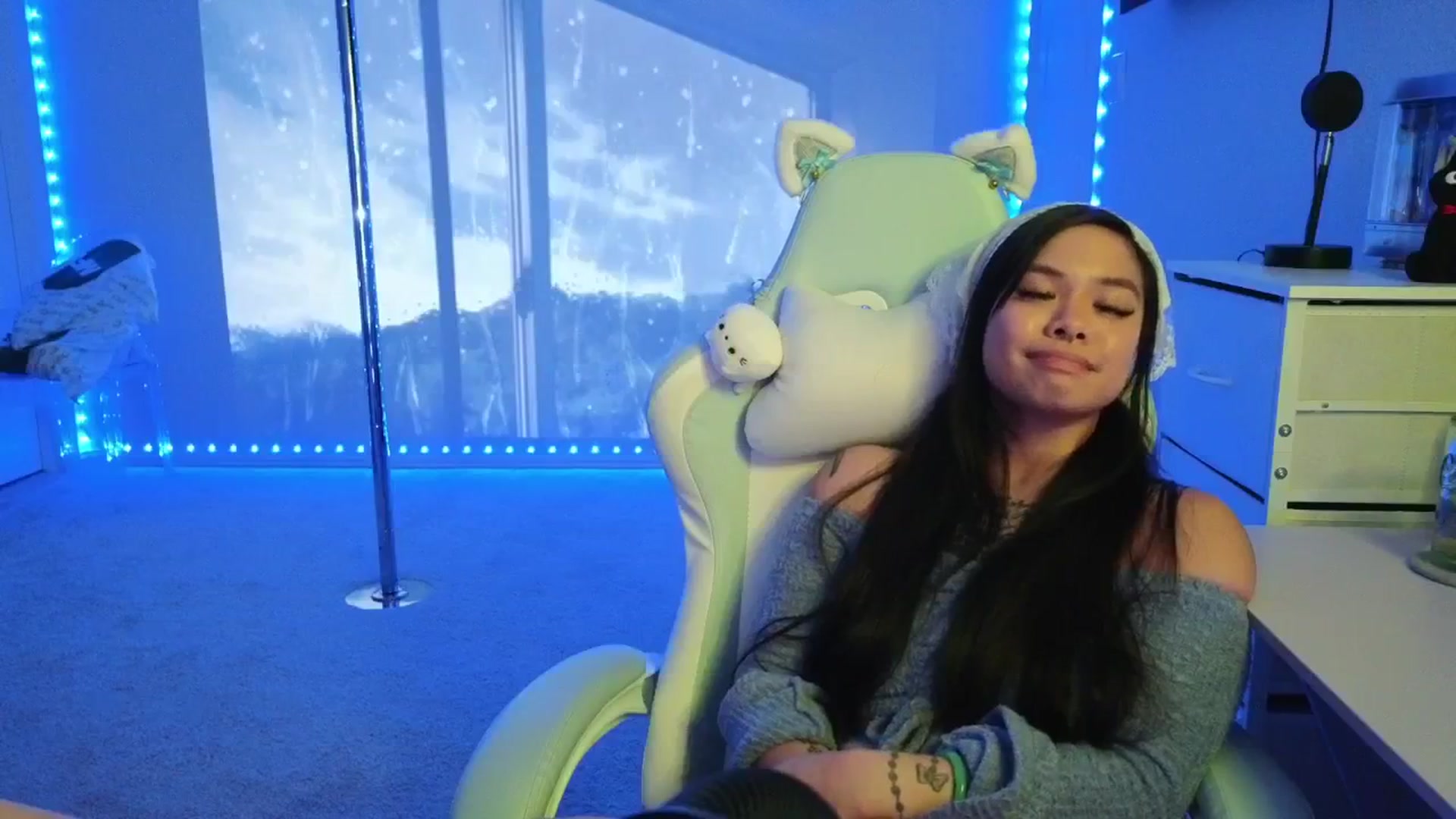 Gallery image thumbnail from dolllface's myfreecams stream on, 01/10/2026, 10:05 image 13 of 20