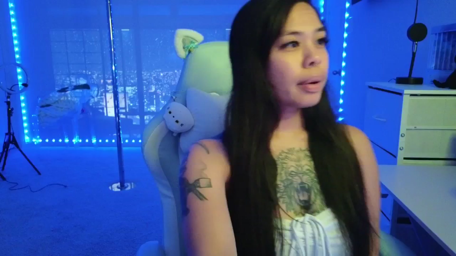 Gallery image thumbnail from dolllface's myfreecams stream on, 01/11/2026, 06:20 image 6 of 20