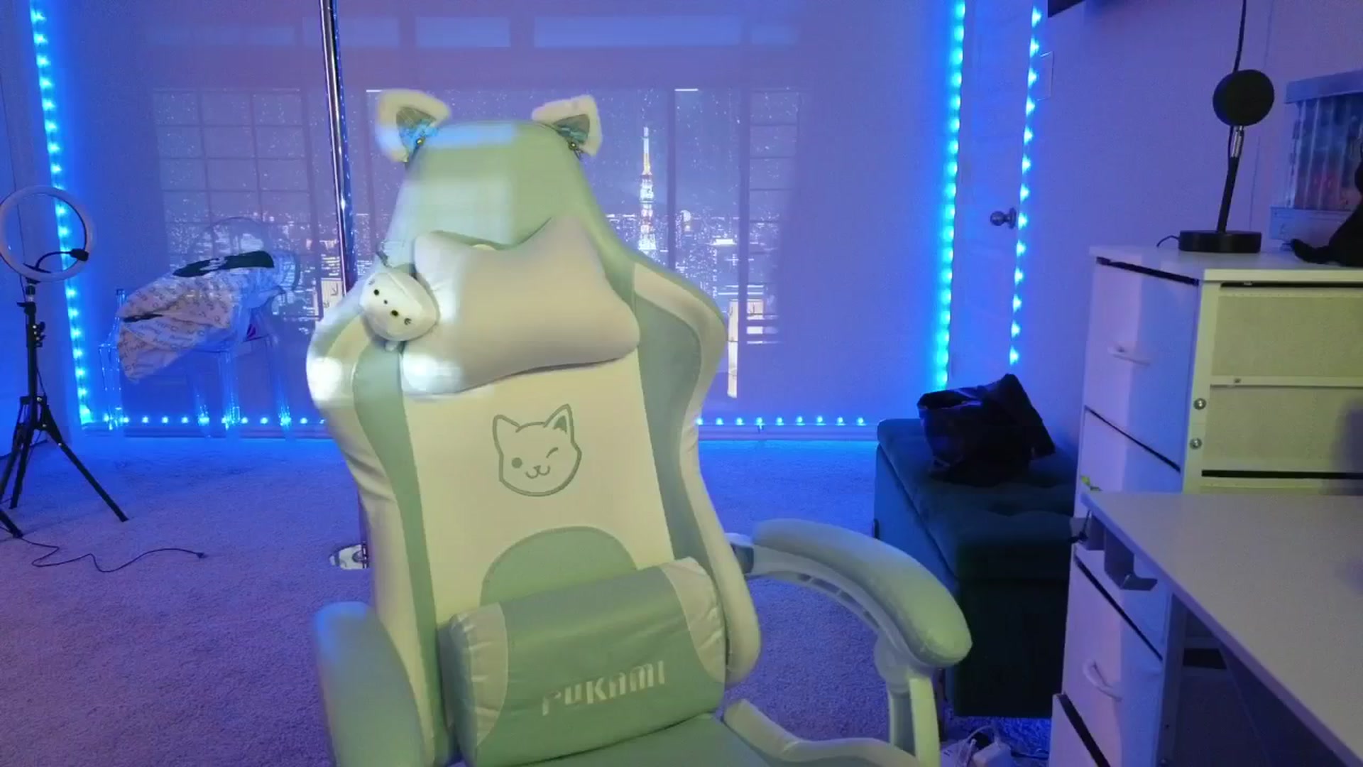 Gallery image thumbnail from dolllface's myfreecams stream on, 01/11/2026, 06:20 image 12 of 20