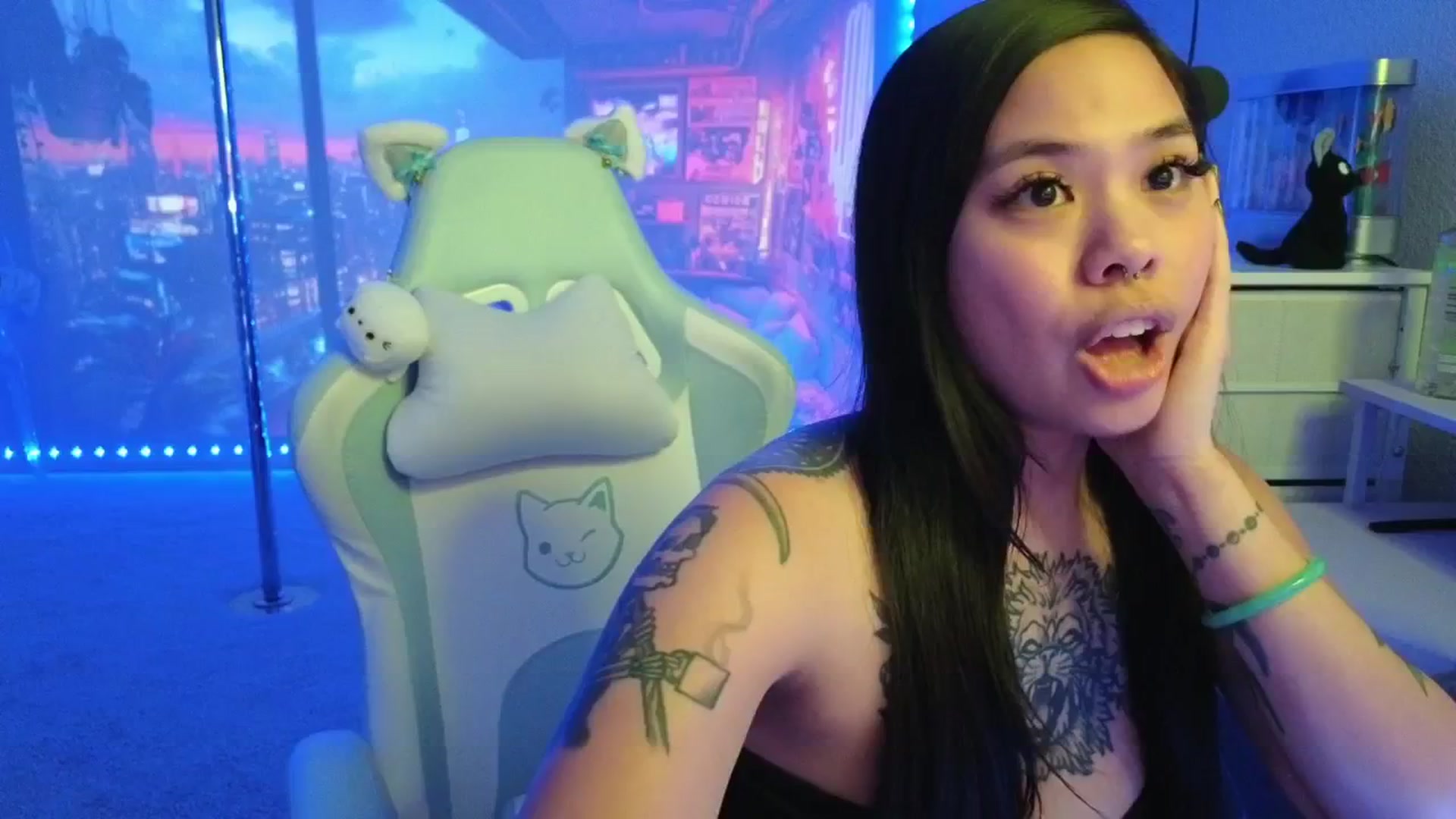 Gallery image thumbnail from dolllface's myfreecams stream on, 01/13/2026, 07:36 image 15 of 20