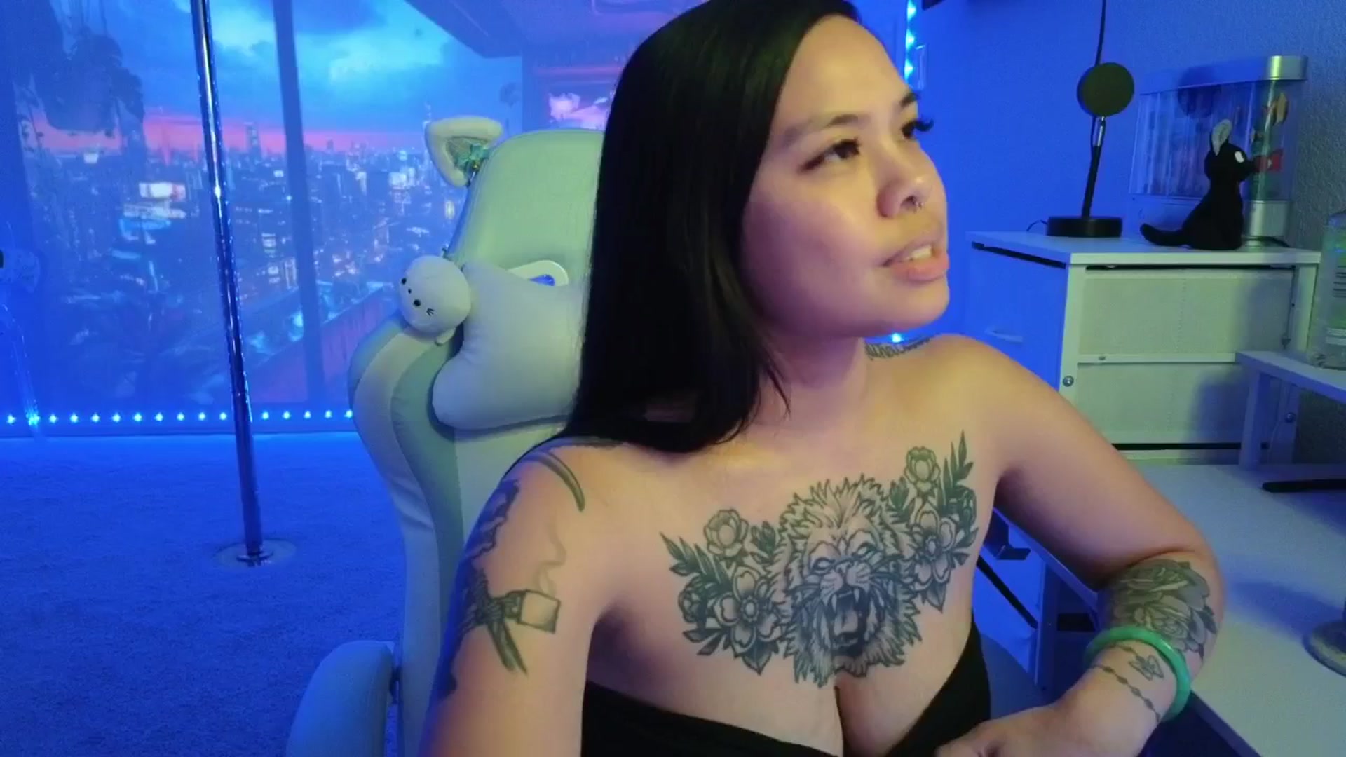 Gallery image thumbnail from dolllface's myfreecams stream on, 01/13/2026, 07:36 image 13 of 20