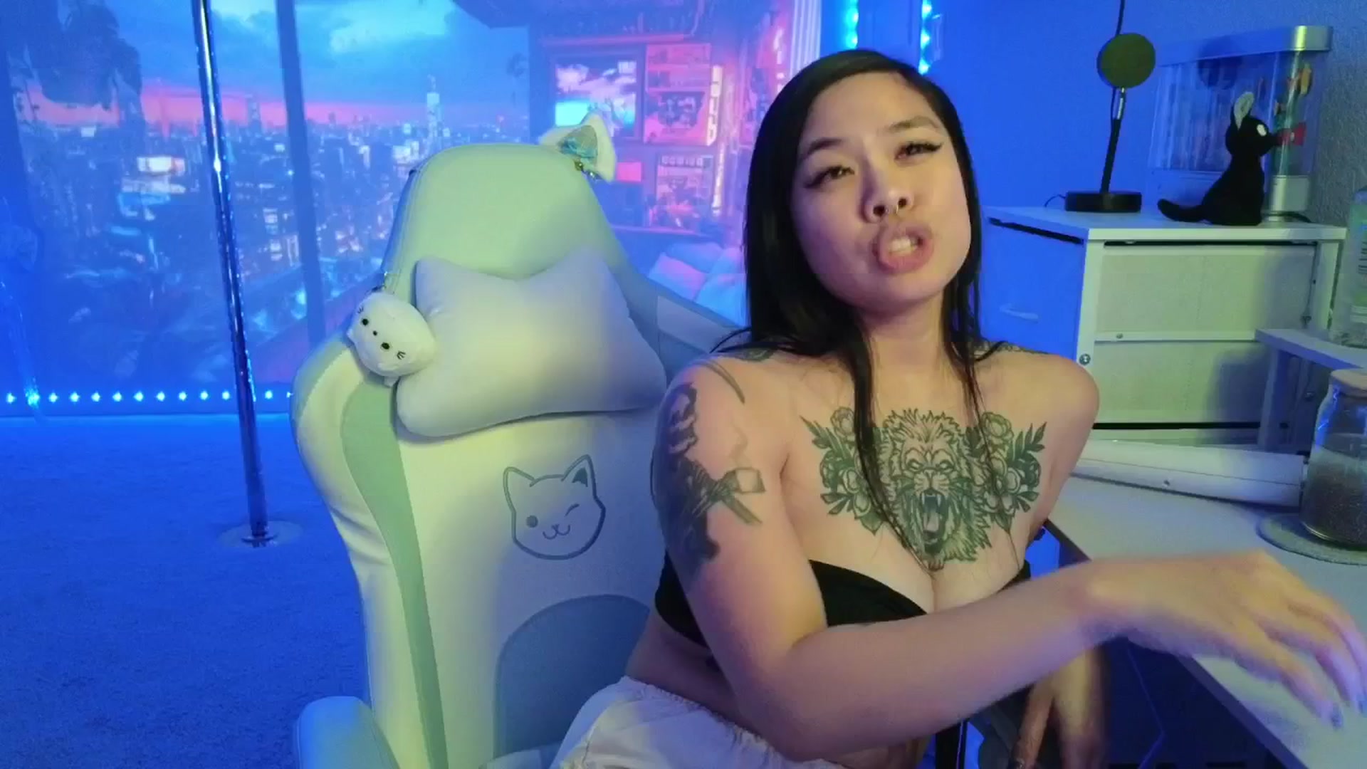 Gallery image thumbnail from dolllface's myfreecams stream on, 01/13/2026, 10:21 image 3 of 20