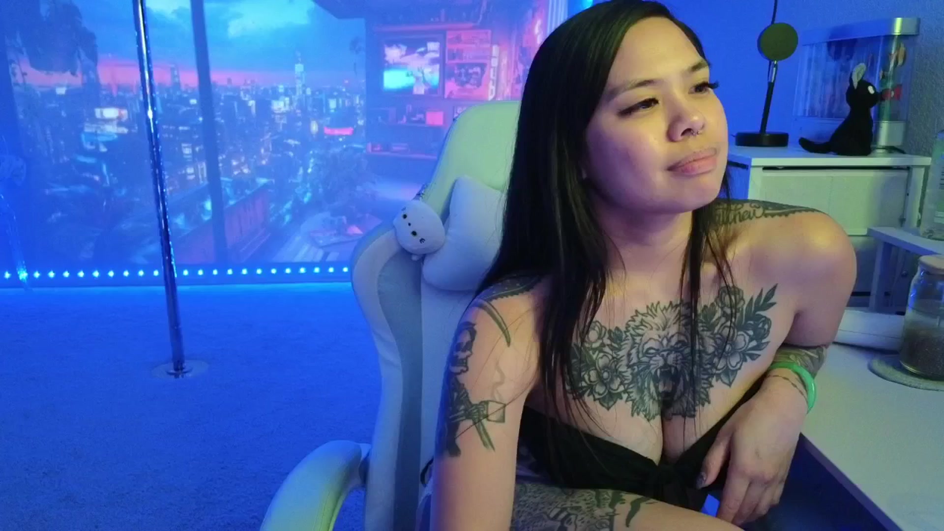 Gallery image thumbnail from dolllface's myfreecams stream on, 01/13/2026, 10:21 image 15 of 20