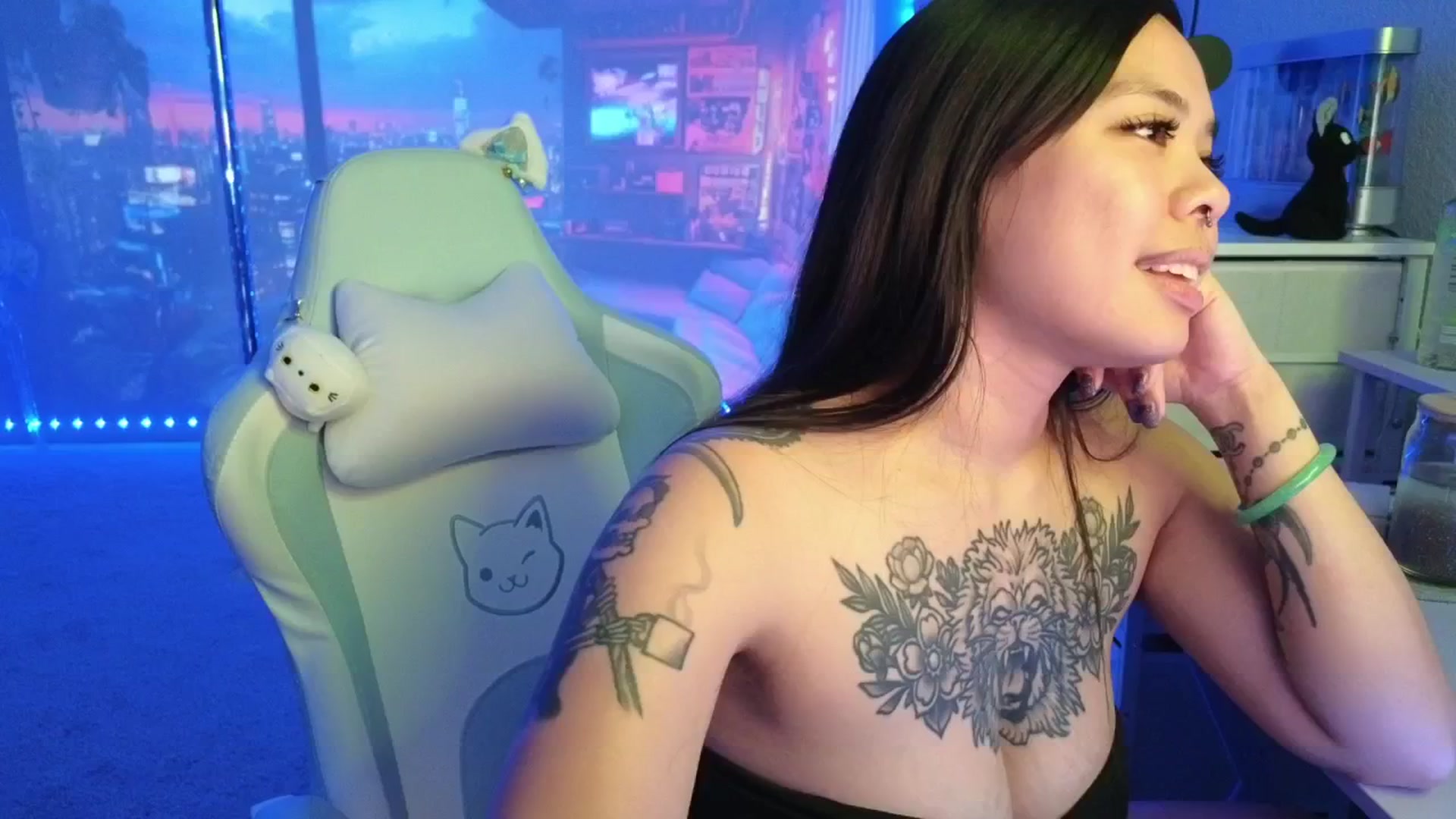 Gallery image thumbnail from dolllface's myfreecams stream on, 01/13/2026, 10:21 image 5 of 20