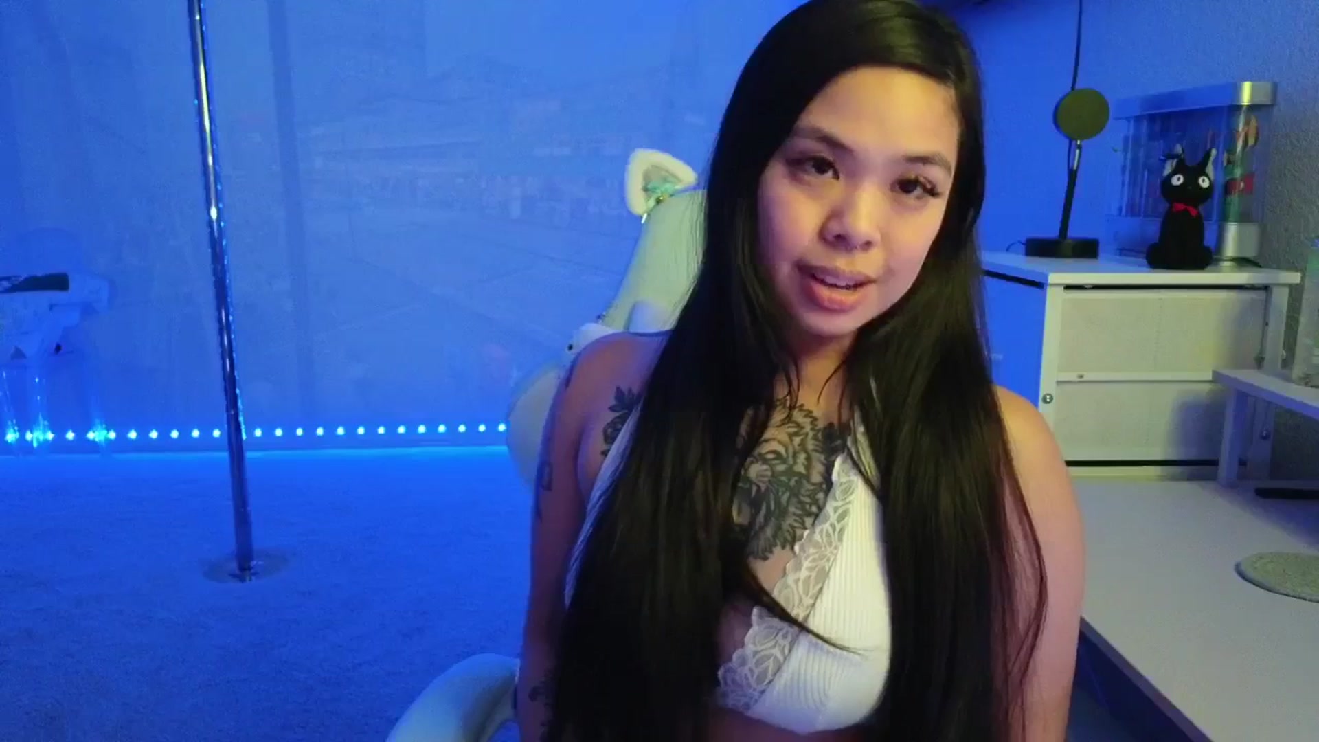 Gallery image thumbnail from dolllface's myfreecams stream on, 01/14/2026, 08:06 image 13 of 20