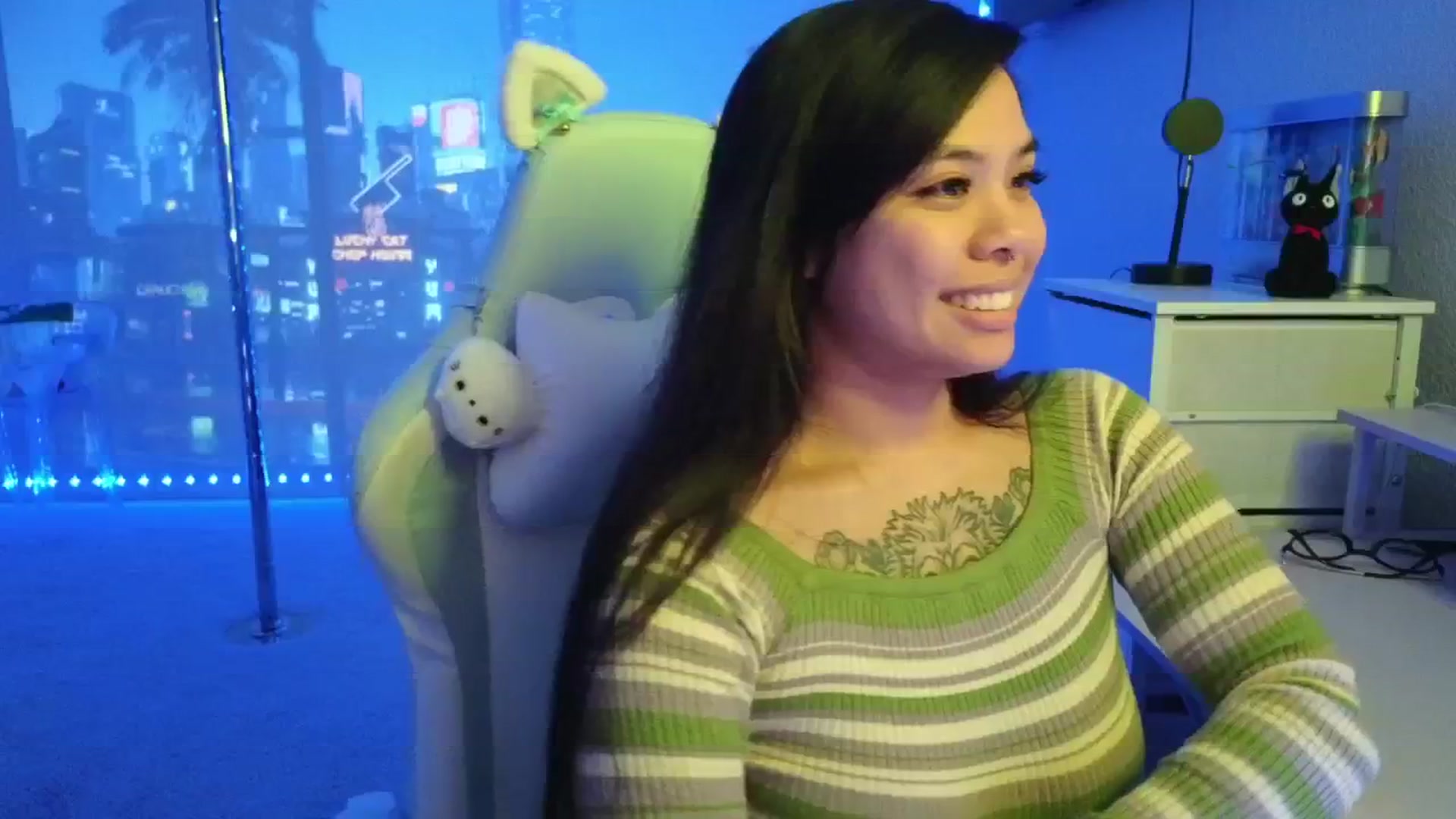 Gallery image thumbnail from dolllface's myfreecams stream on, 01/15/2026, 09:12 image 8 of 20