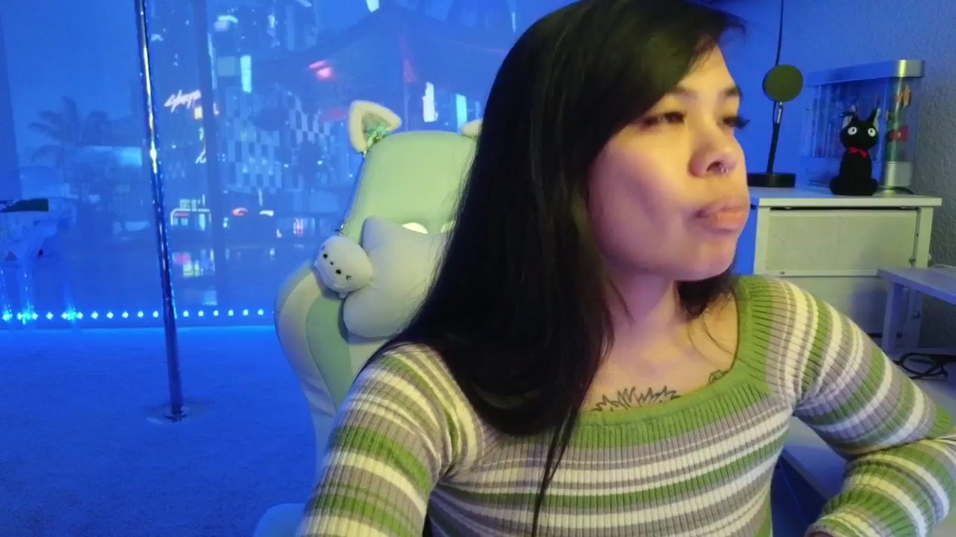 Gallery image thumbnail from dolllface's myfreecams stream on, 01/15/2026, 09:12 image 4 of 20