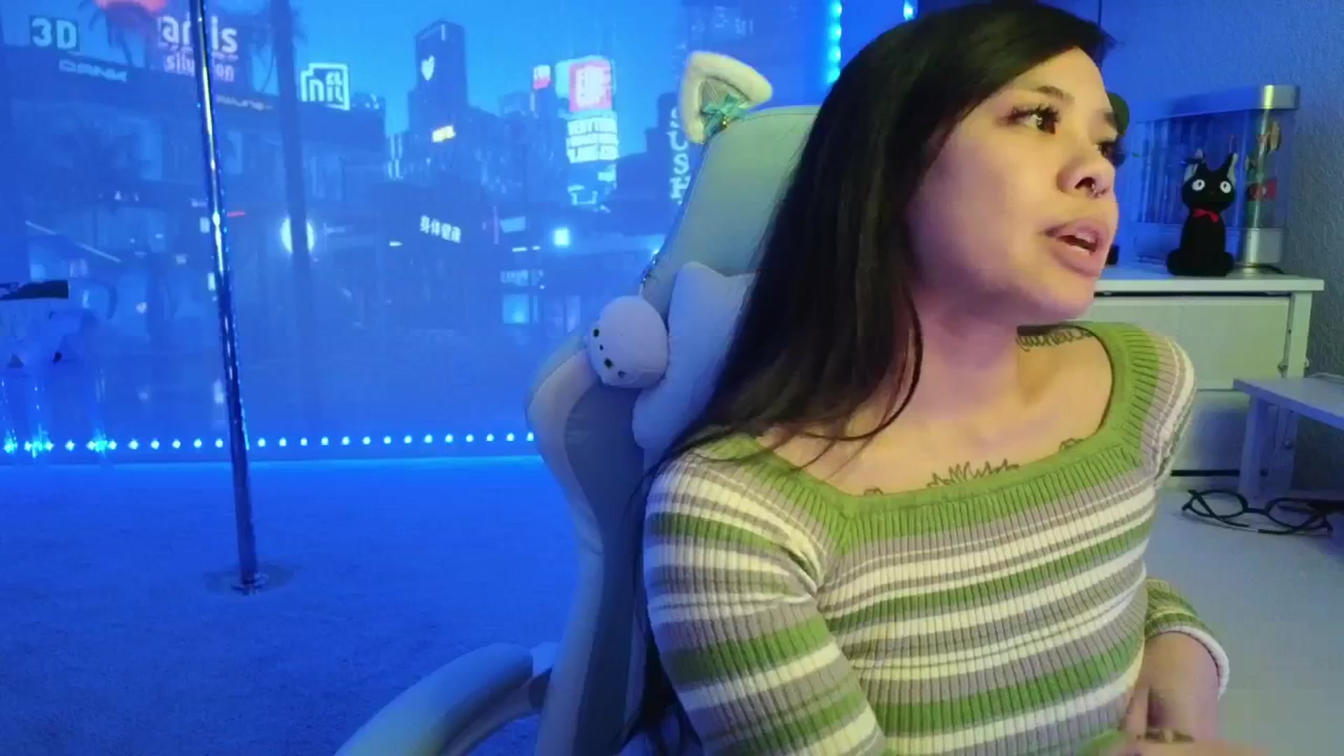 Gallery image thumbnail from dolllface's myfreecams stream on, 01/15/2026, 09:12 image 6 of 20