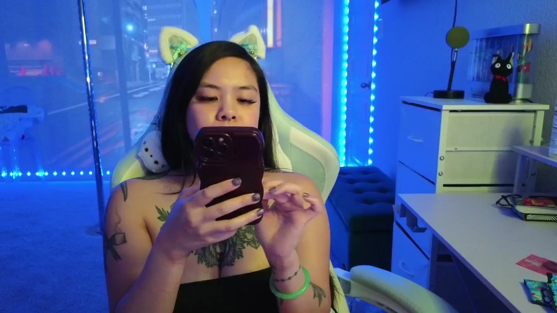Gallery image thumbnail from dolllface's myfreecams stream on, 01/16/2026, 08:31 image 18 of 20