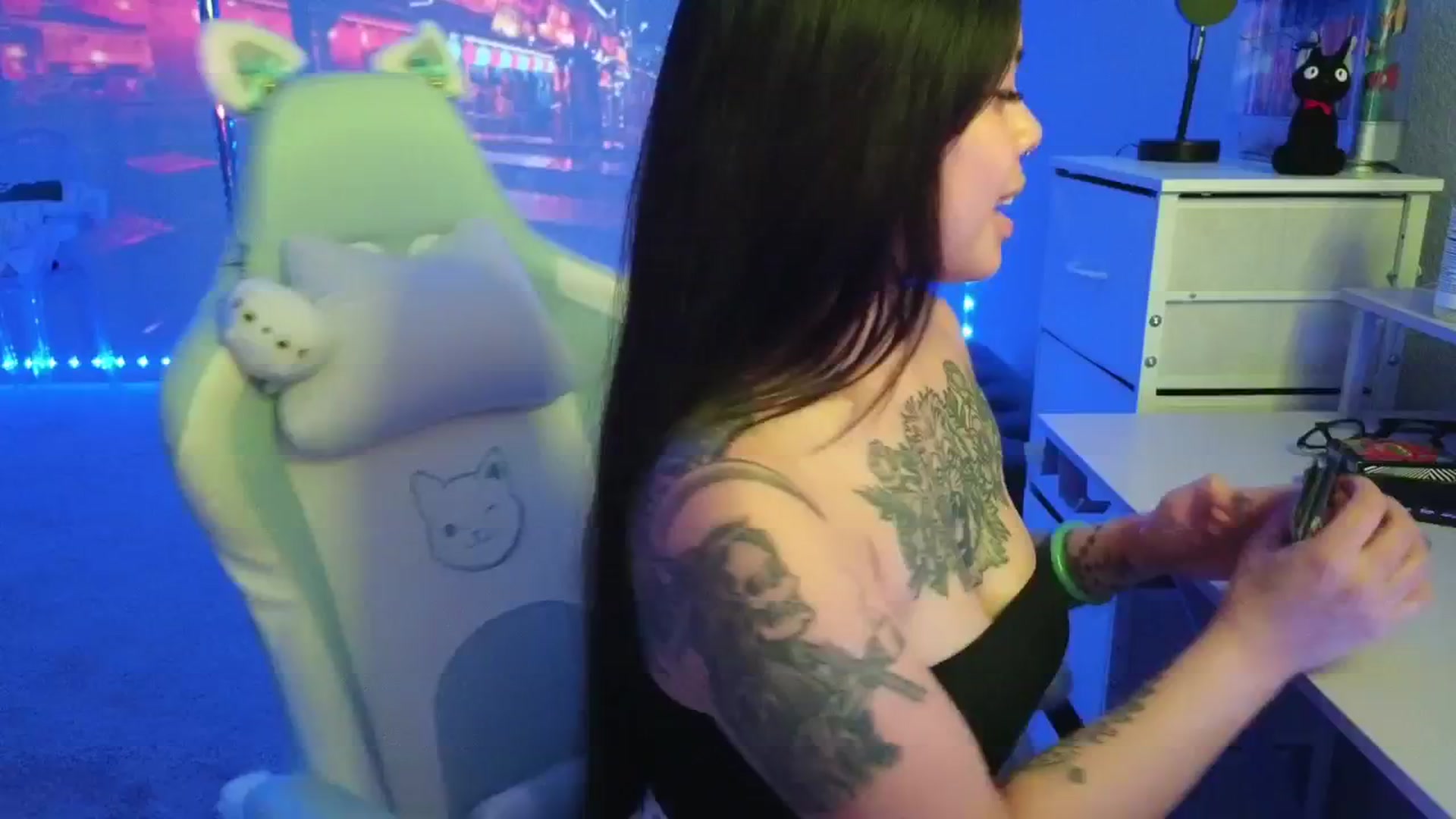 Gallery image thumbnail from dolllface's myfreecams stream on, 01/16/2026, 08:31 image 10 of 20